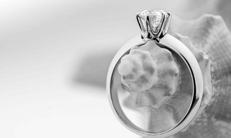 solitaire engagement ring design