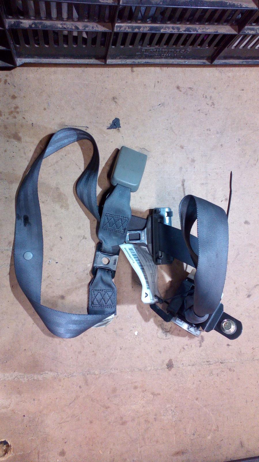 View Auto part Seatbelt/Stalk Toyota Avalon 2005
