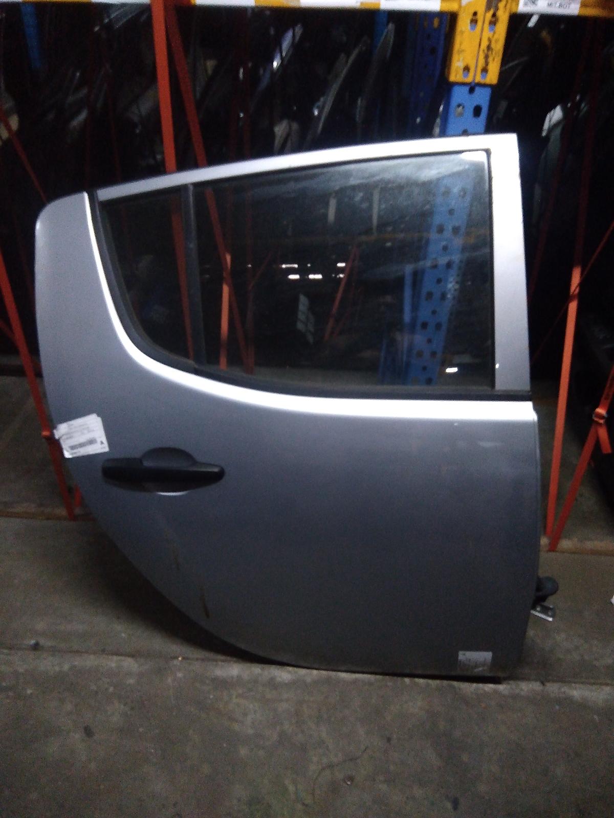 View Auto part Right Rear Door Sliding Mitsubishi Triton 2014