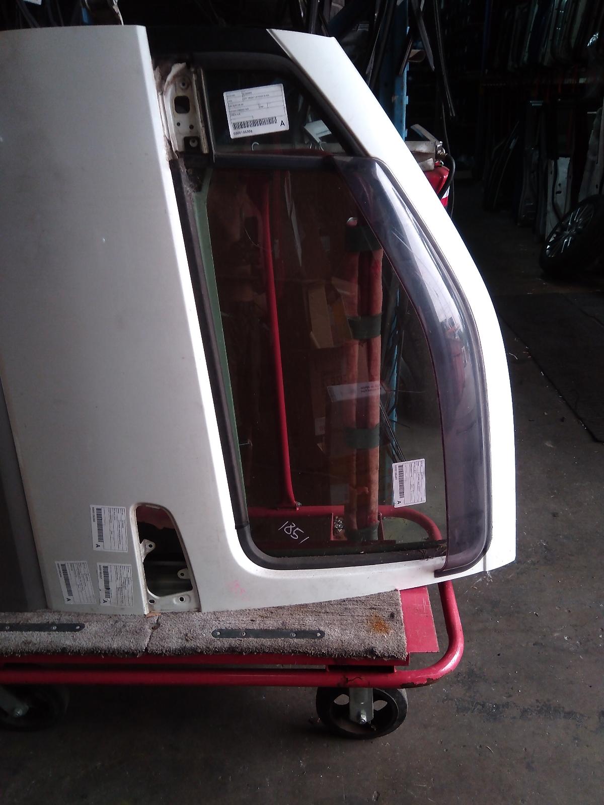 View Auto part Left Front Door Window Nissan Elgrand 1999