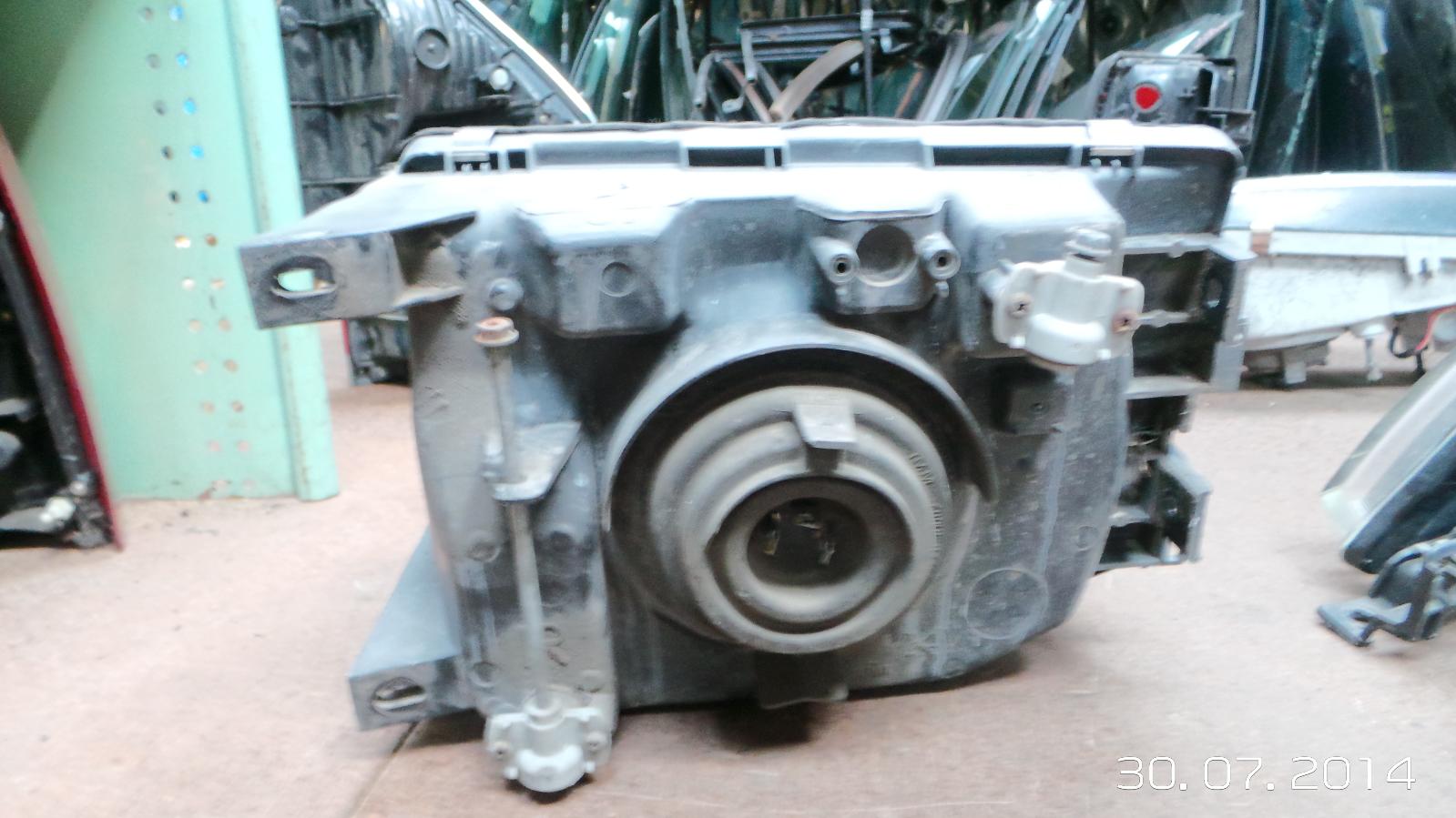 View Auto part Right Headlamp Mitsubishi Pajero 1992