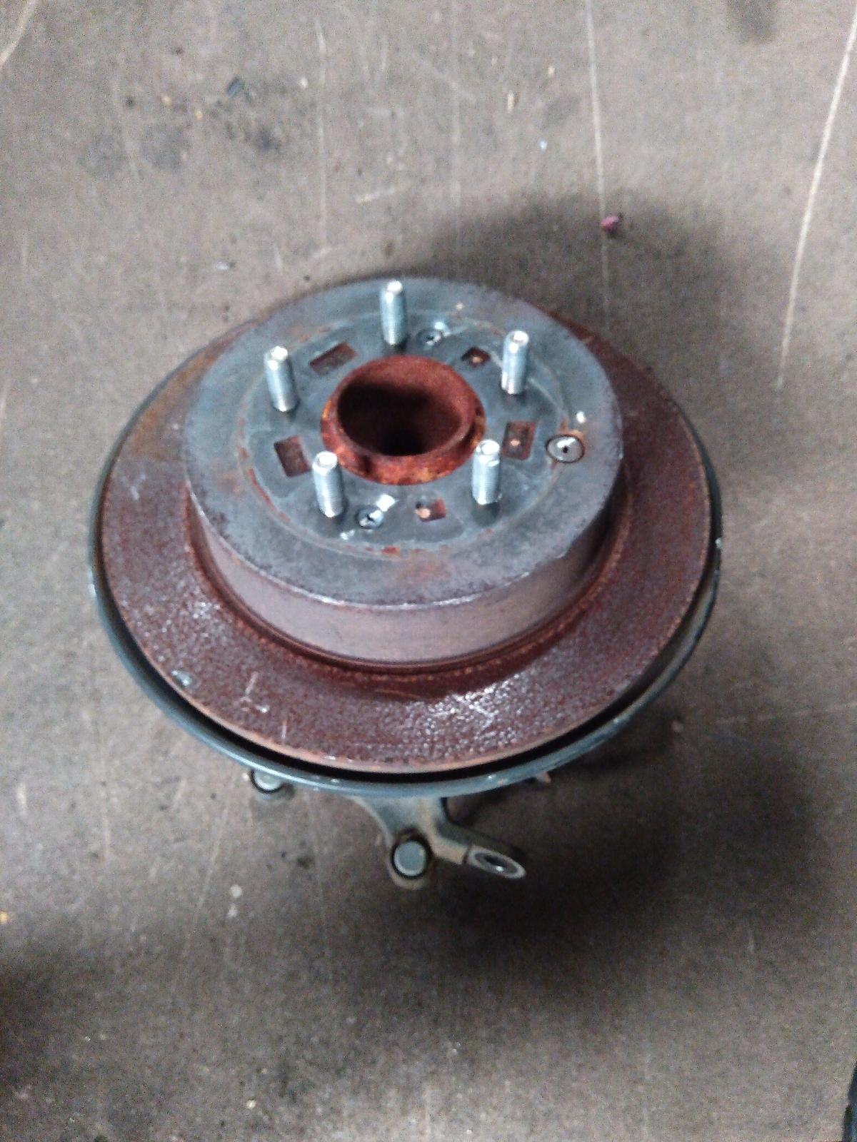 View Auto part Left Rear Hub Assembly Hyundai Tucson 2018