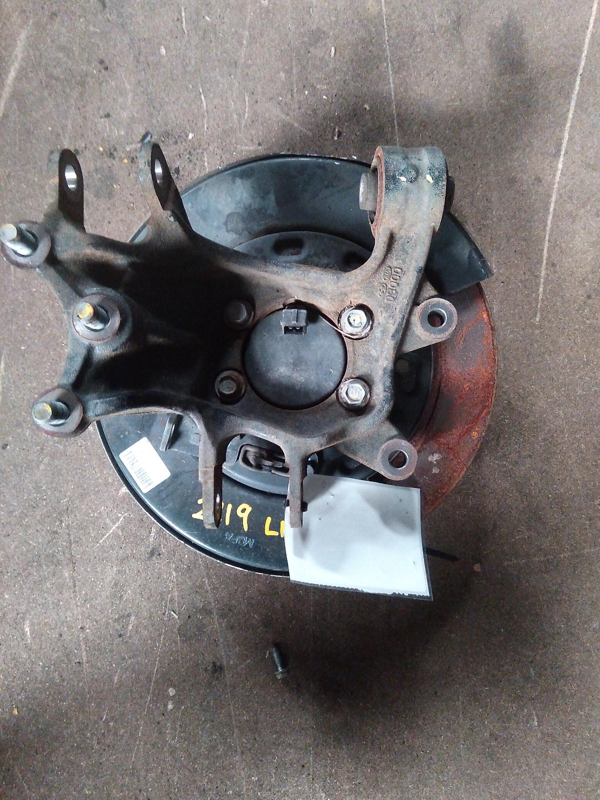 View Auto part Left Rear Hub Assembly Hyundai Tucson 2018