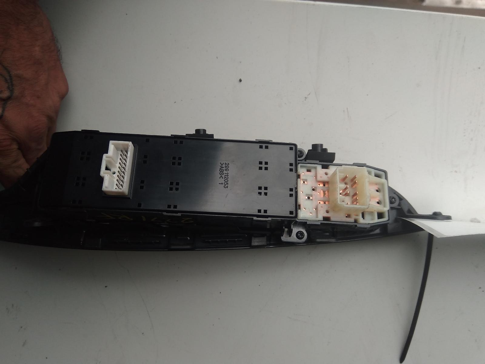 View Auto part Pwr Dr Wind Switch Hyundai I30 2014