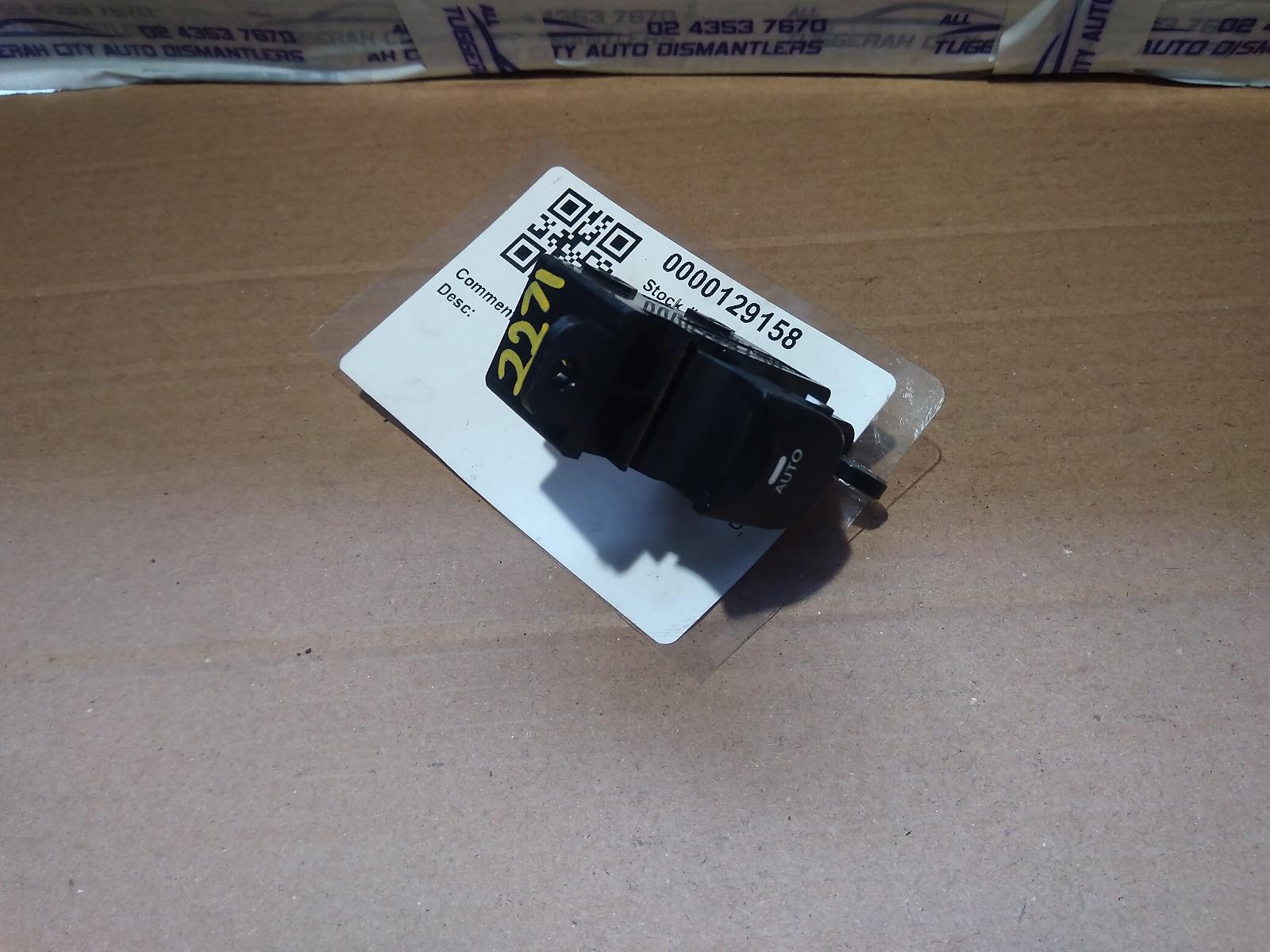View Auto part Pwr Dr Wind Switch Hyundai I30 2014