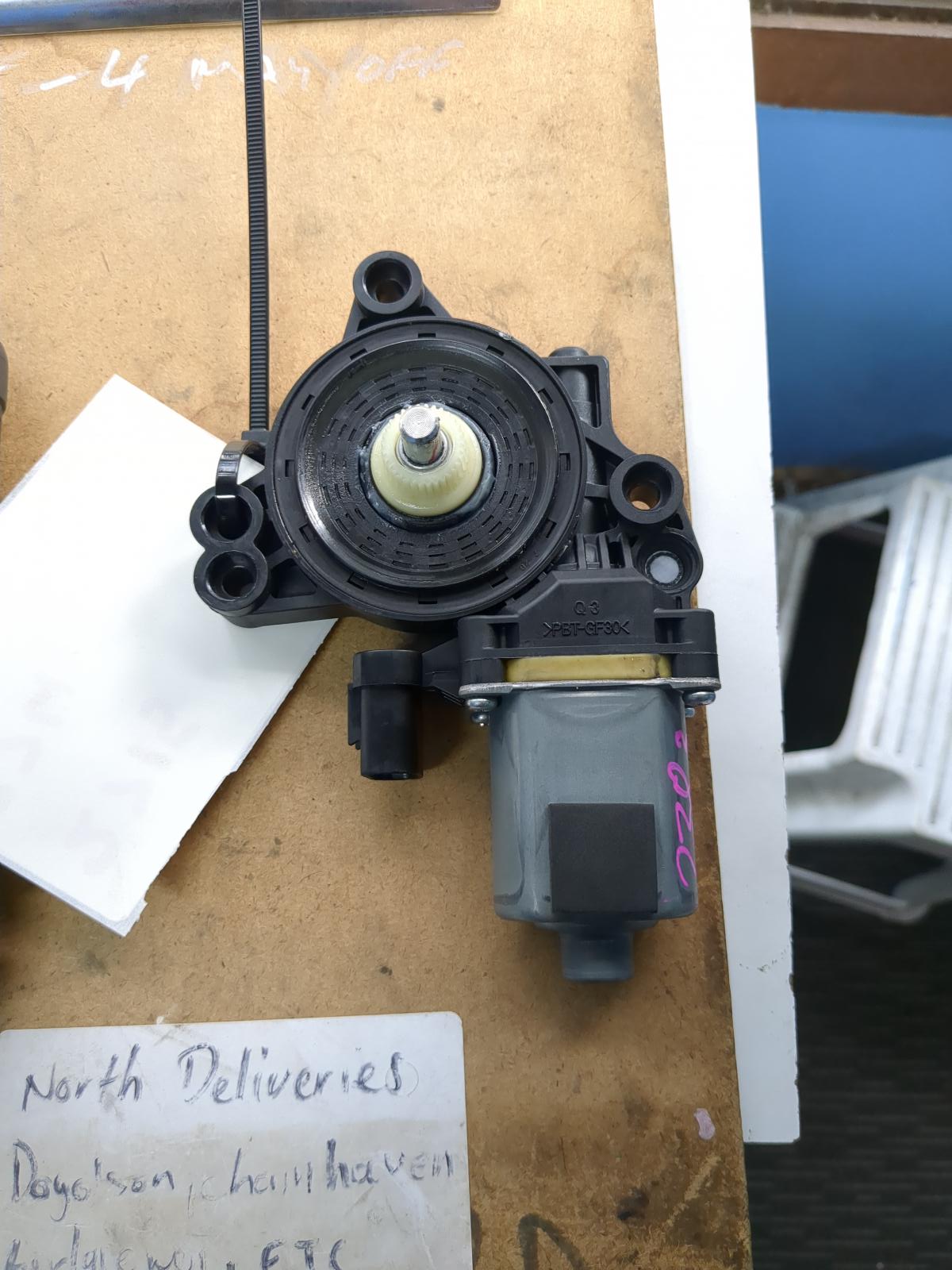 View Auto part Right Front Window Reg/Motor Hyundai I30 2015