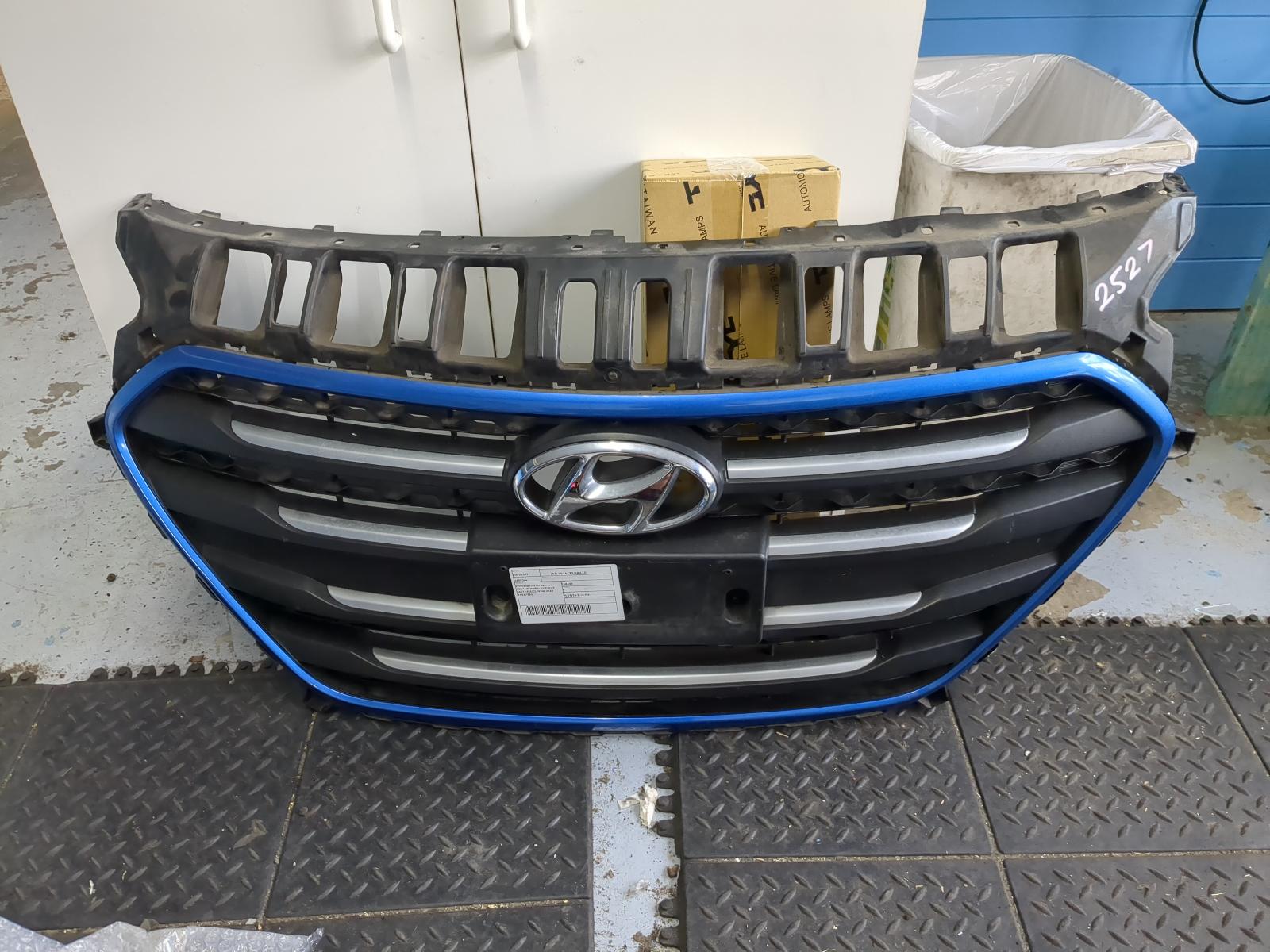 View Auto part Grille Hyundai I30 2016