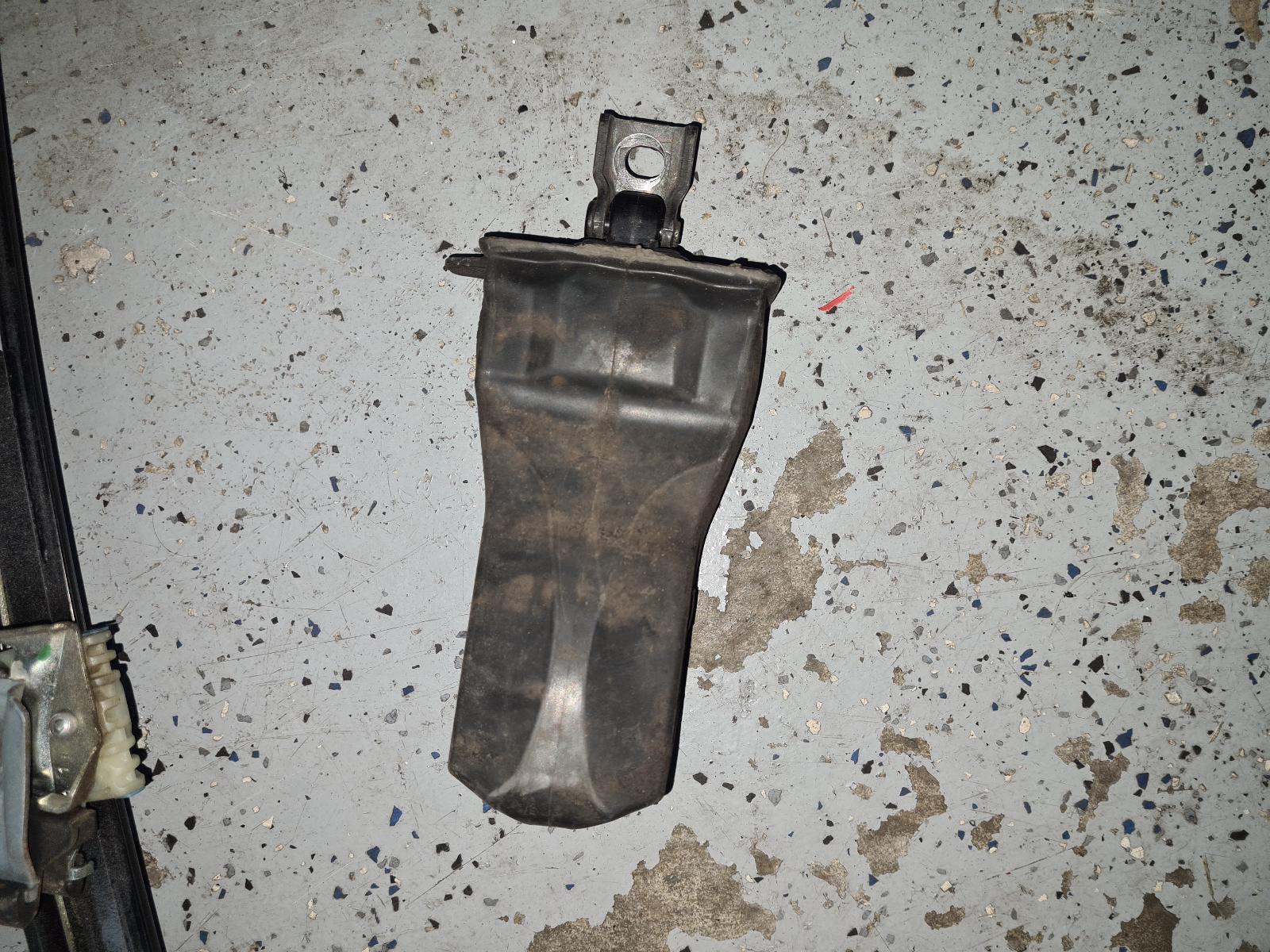 View Auto part Door Hinge/Runner Volkswagen Polo 2014