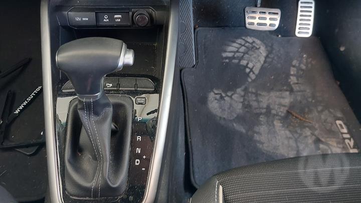 View Auto part Left Front Door Window Kia Rio 2020