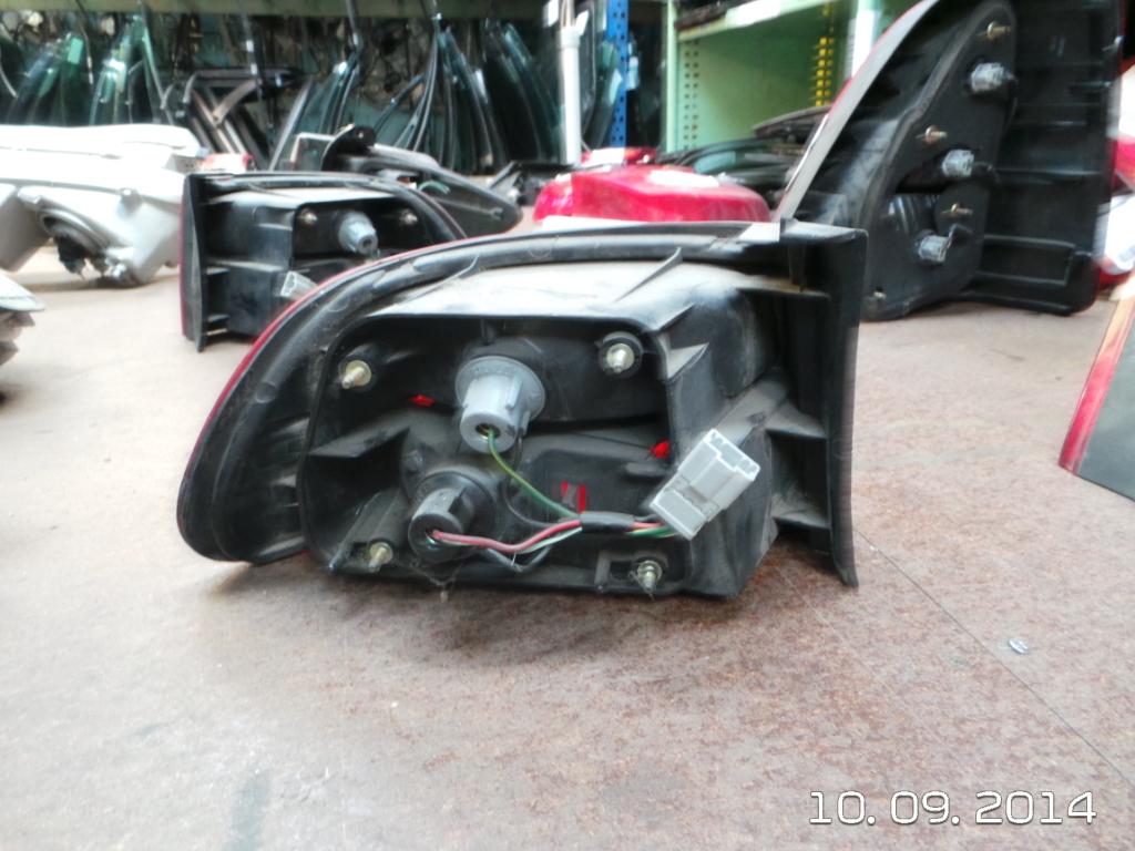 View Auto part Right Taillight Honda Civic 1993