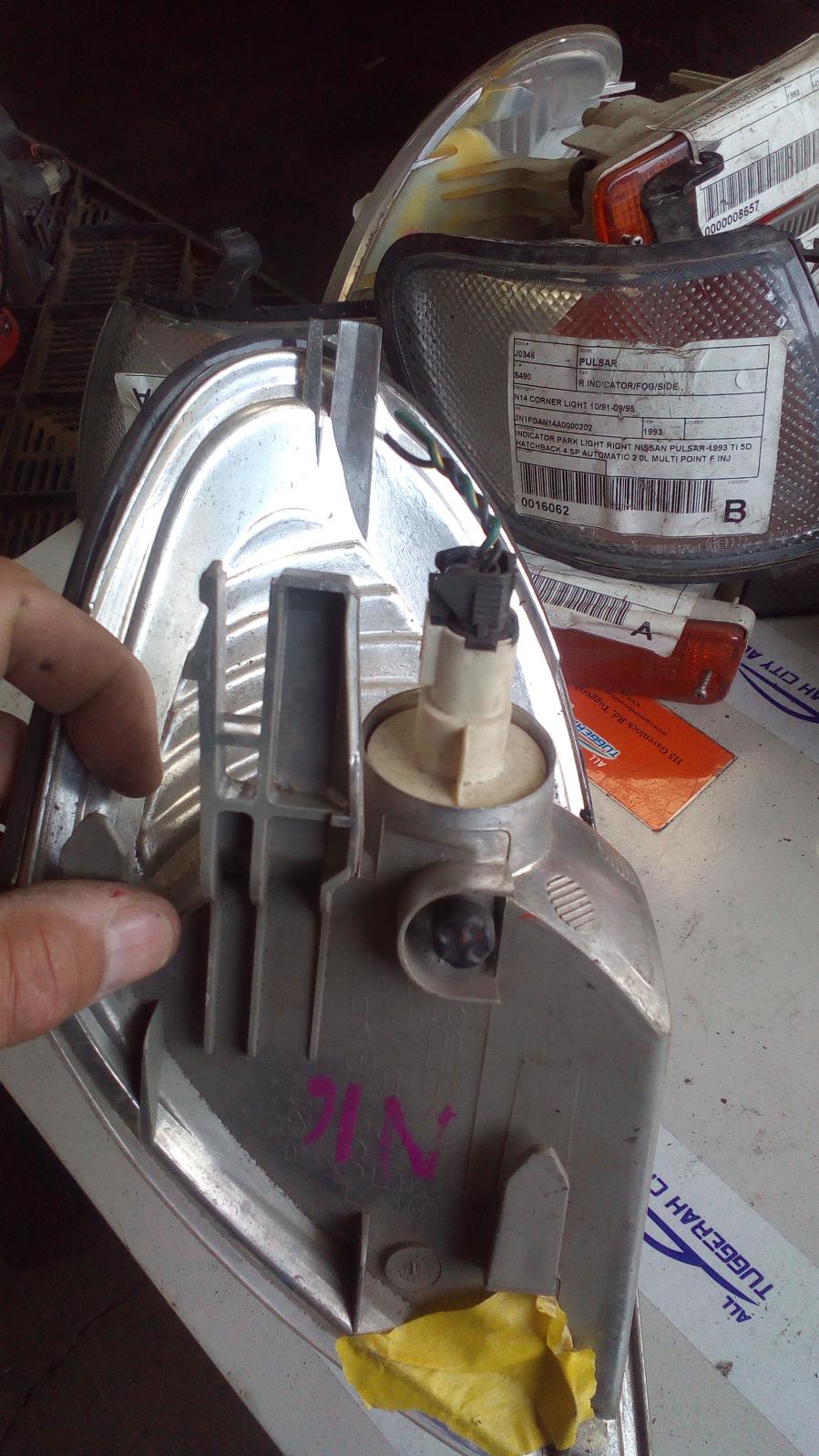 View Auto part Right Indicator/Fog/Side Nissan Pulsar 2002