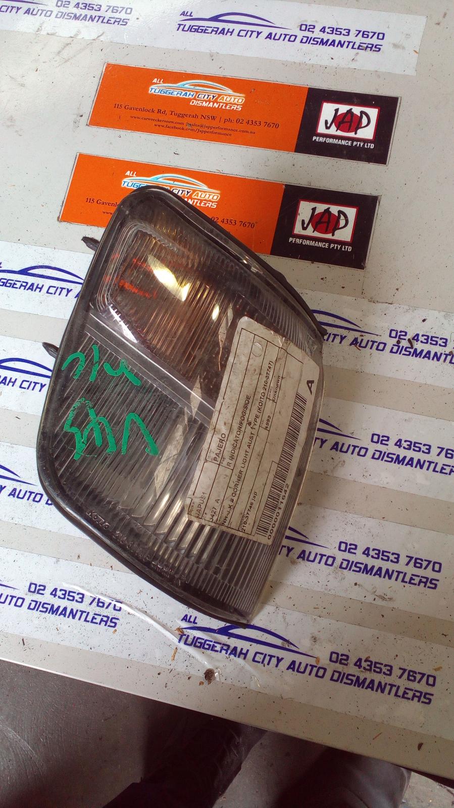 View Auto part Right Indicator/Fog/Side Mitsubishi Pajero 1992