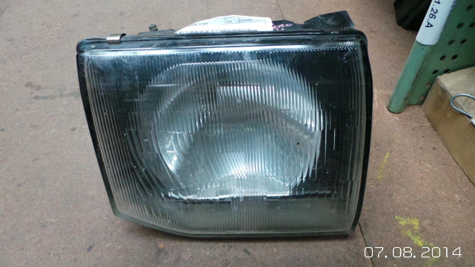 View Auto part Right Headlamp Mitsubishi Pajero 1994
