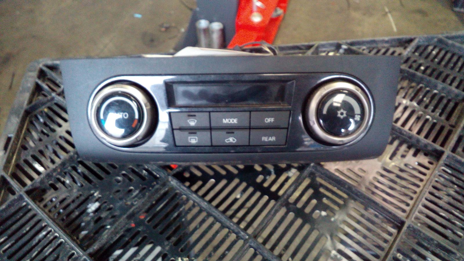 View Auto part Heater/Ac Controls Mitsubishi Pajero 2010