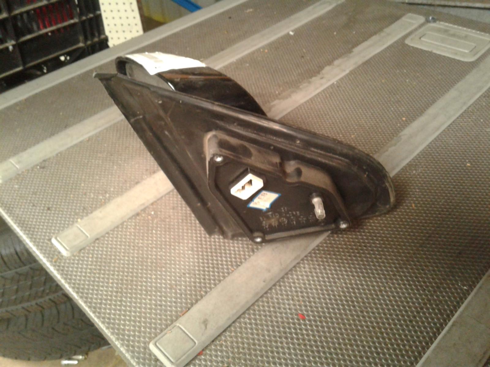 View Auto part Left Door Mirror Kia Sorento 2008