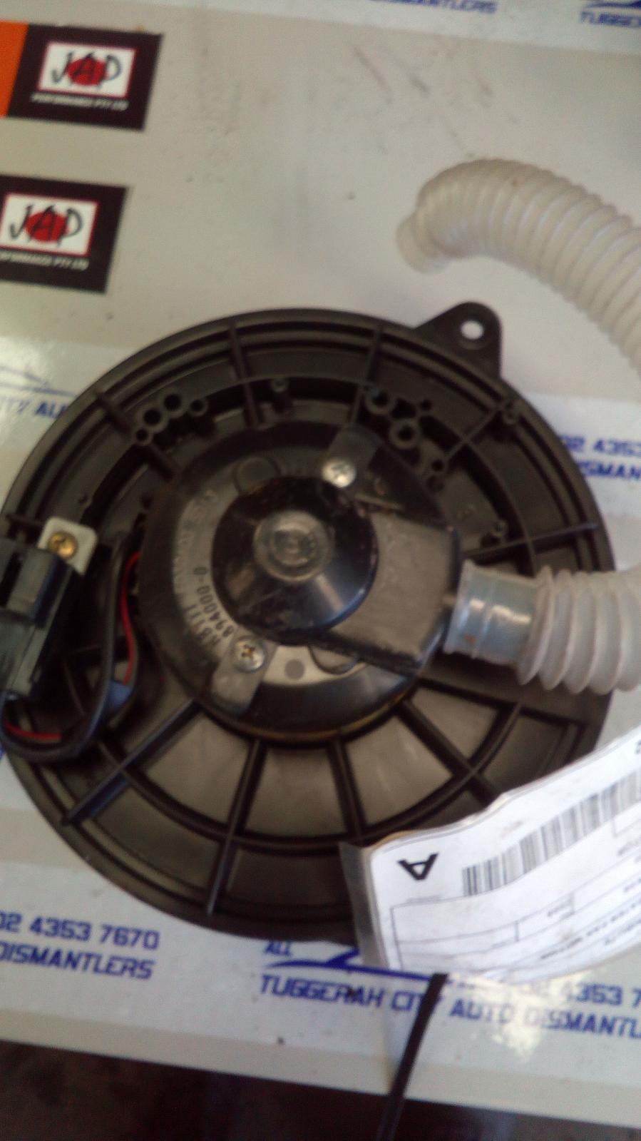 View Auto part Heater Fan Motor Mazda Tribute 2005