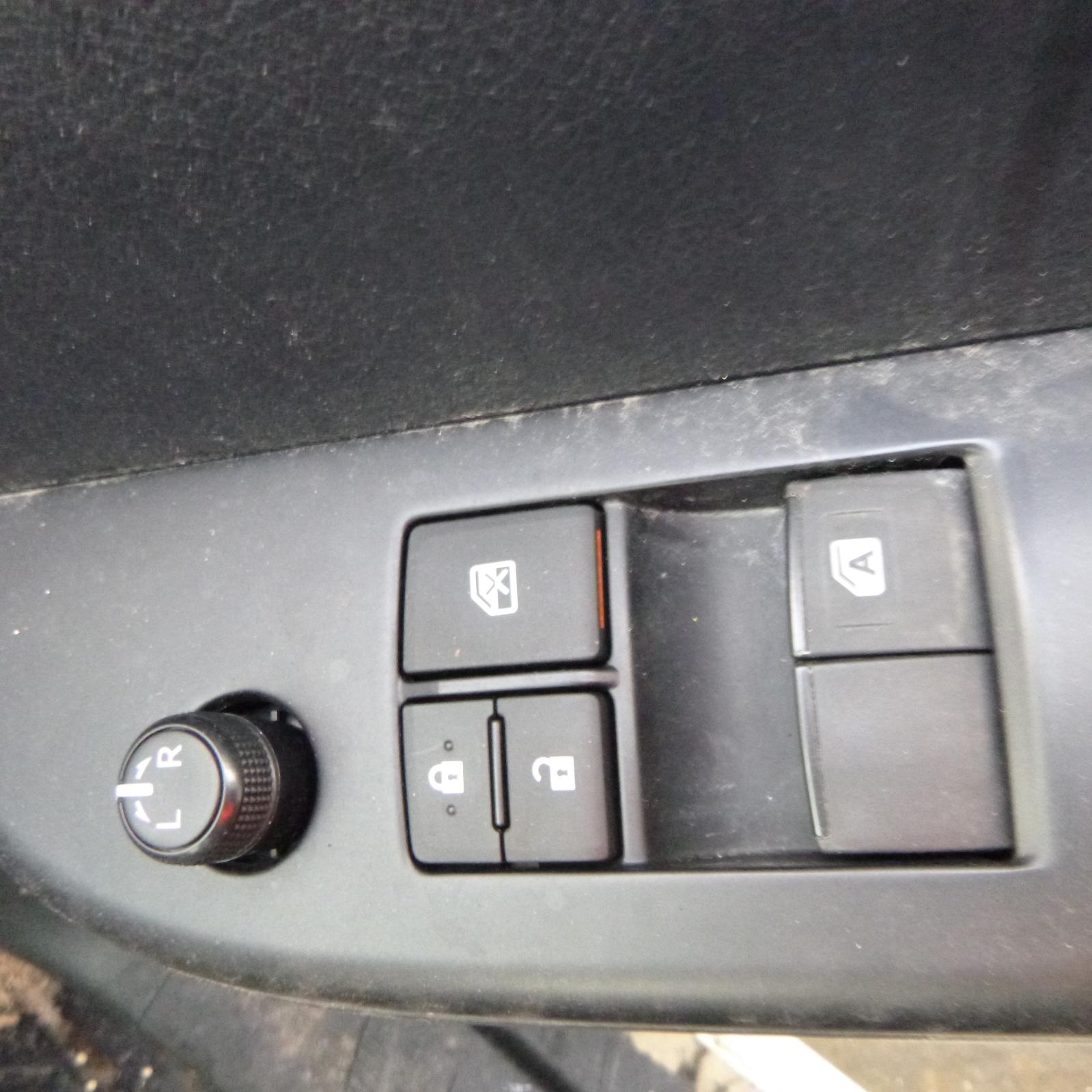 View Auto part Front Seat Toyota Hilux 2019