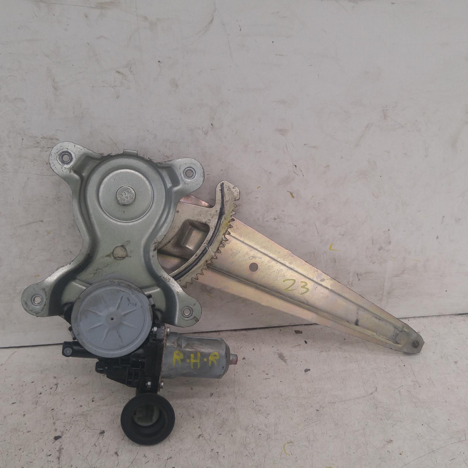 View Auto part Right Rear Wnd Reg/Motor Toyota Kluger 2007