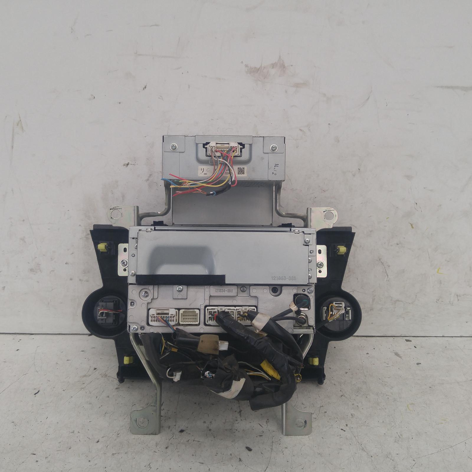 View Auto part Radio/Cd/Dvd/Sat/Tv Toyota Kluger 2007