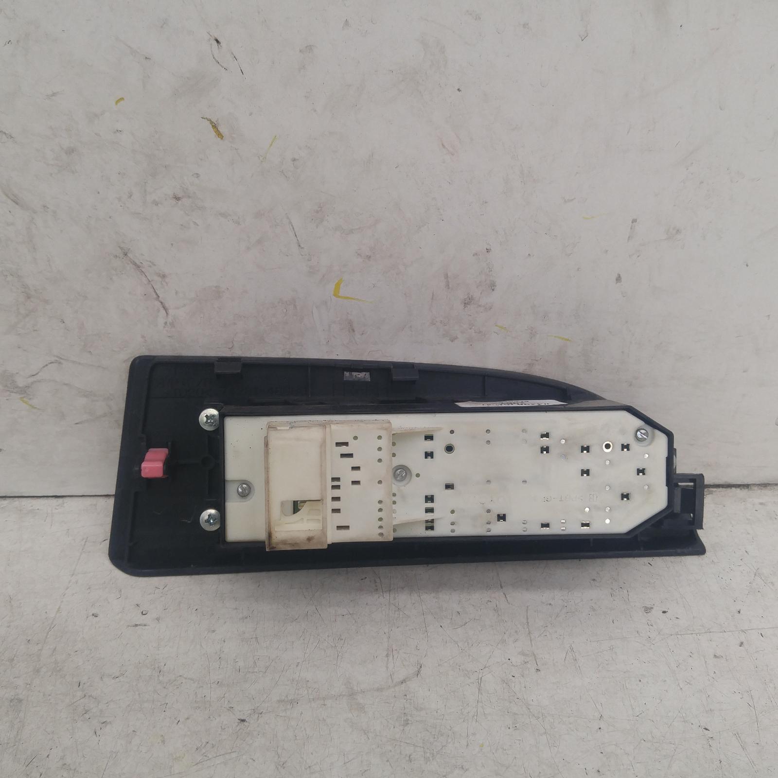 View Auto part Pwr Dr Wind Switch Toyota Kluger 2007