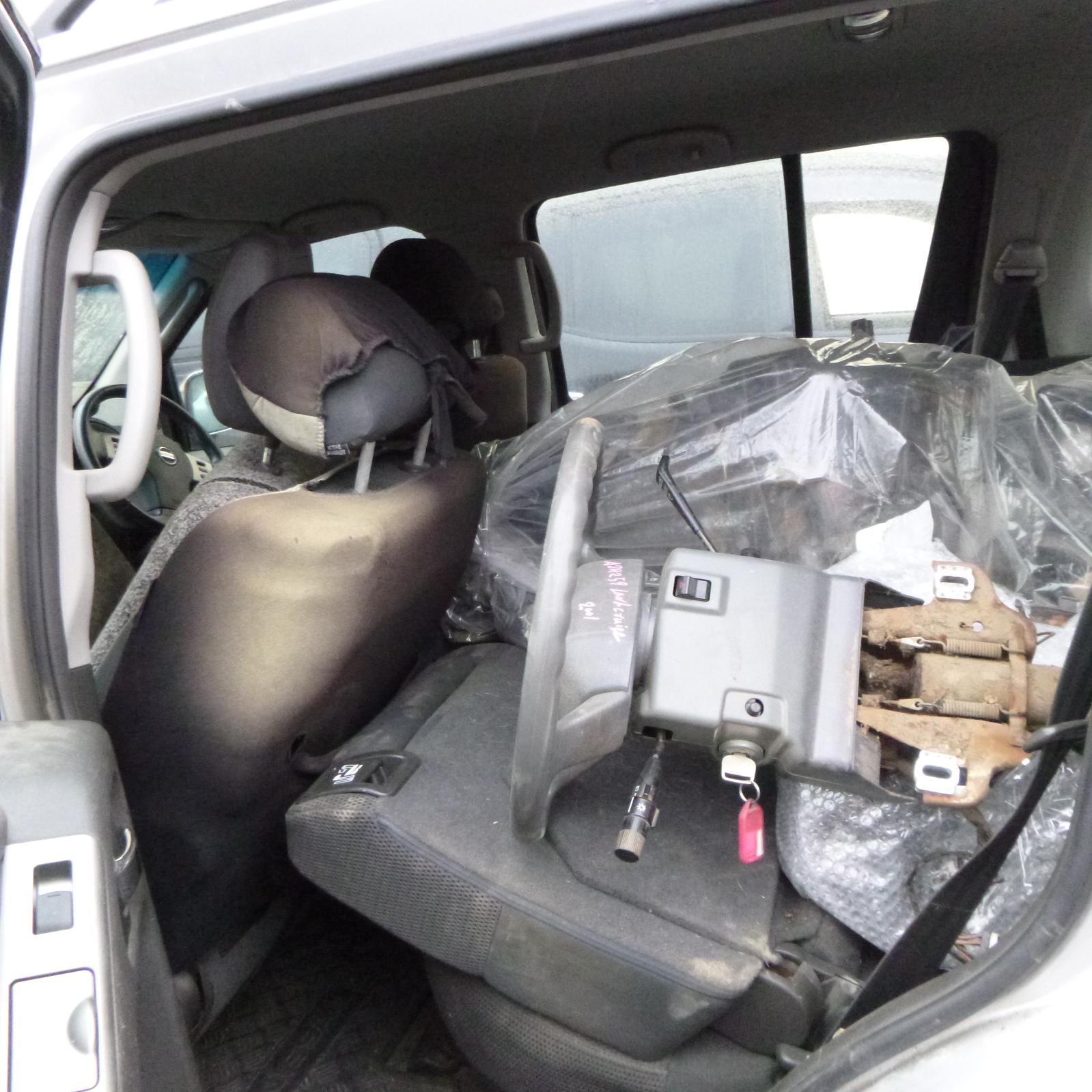 View Auto part Grille Nissan Pathfinder 2006