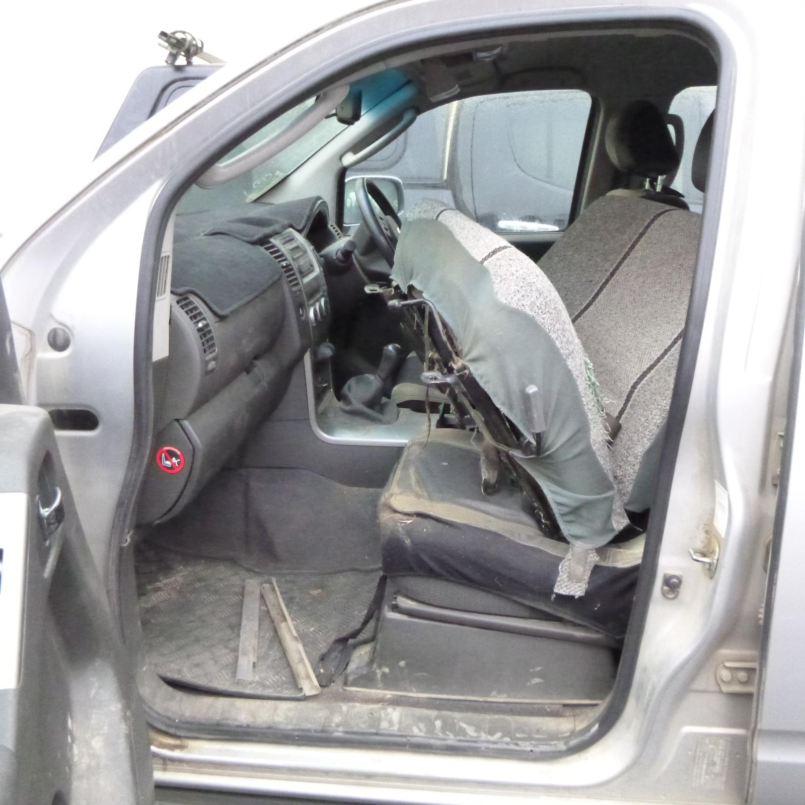 View Auto part Grille Nissan Pathfinder 2006