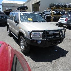 View Auto part Grille Nissan Pathfinder 2000