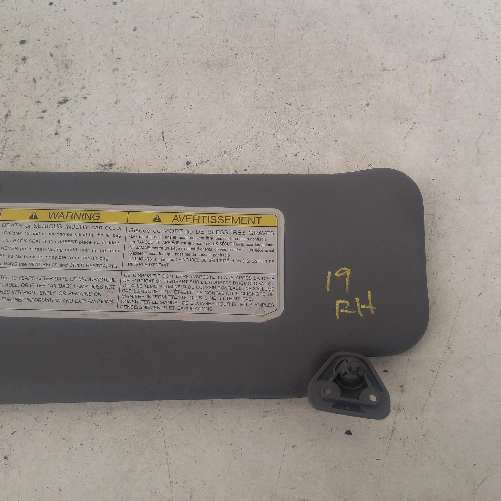 View Auto part Sunvisor Nissan Pathfinder 2000