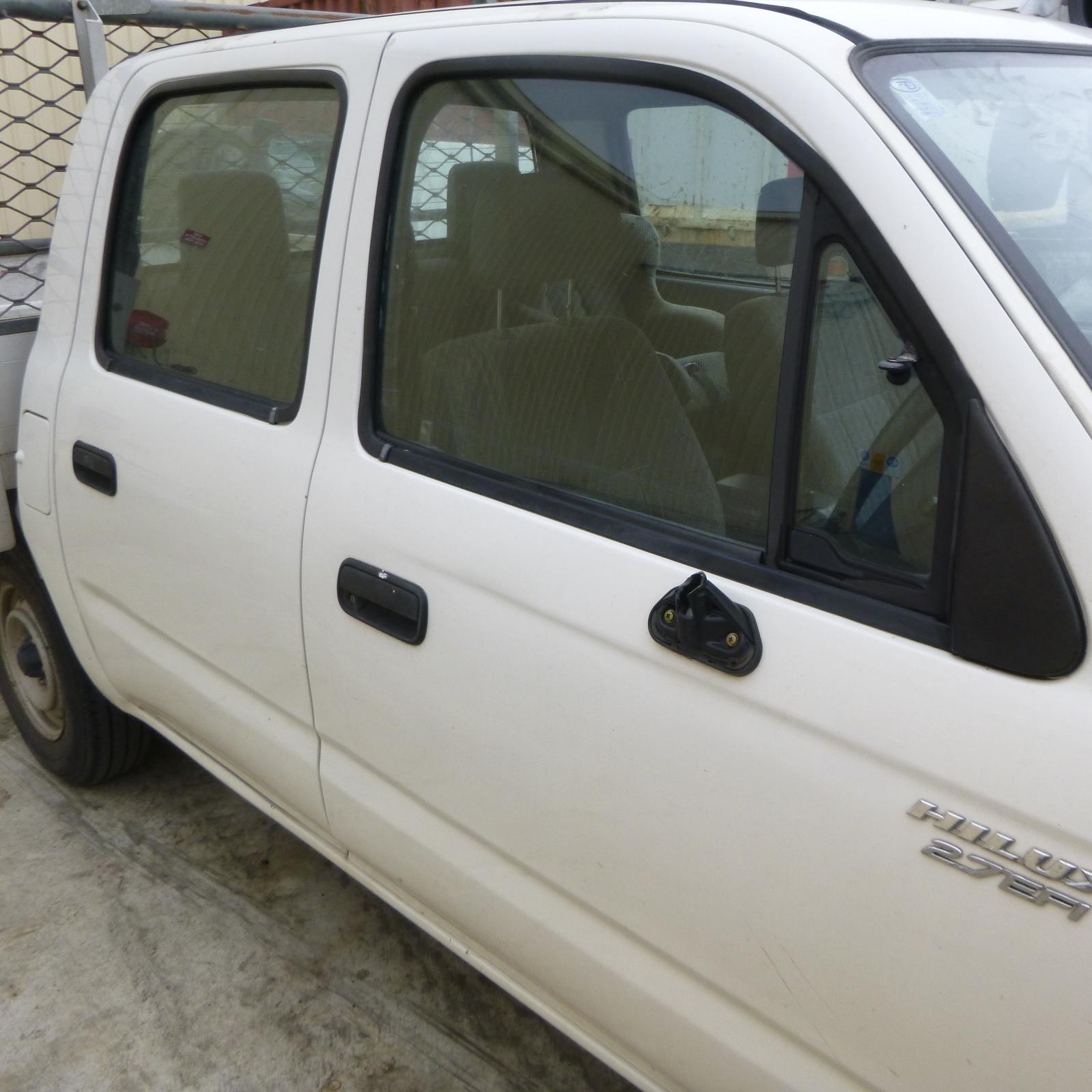 View Auto part Sunvisor Toyota Hilux 2002