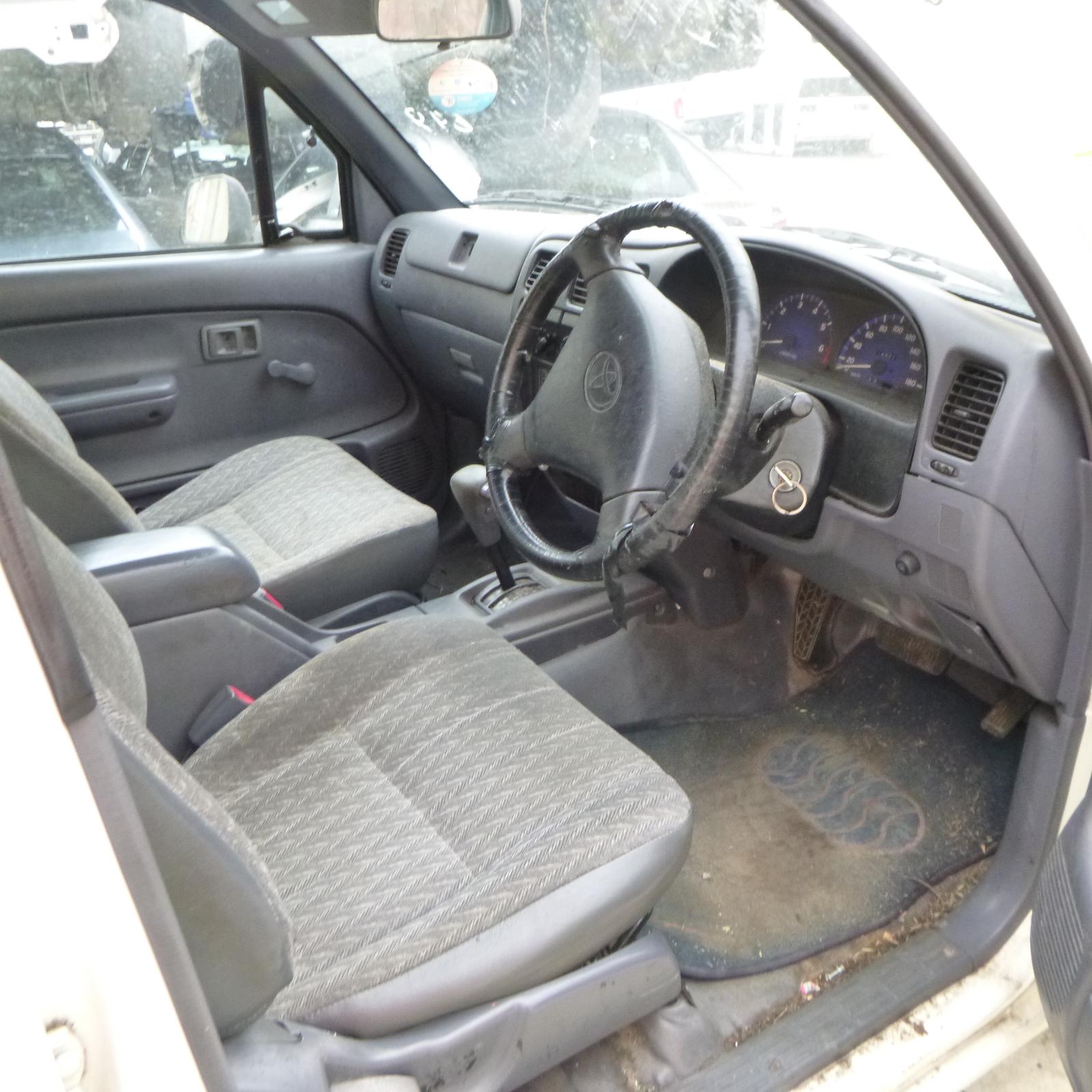View Auto part Sunvisor Toyota Hilux 2002
