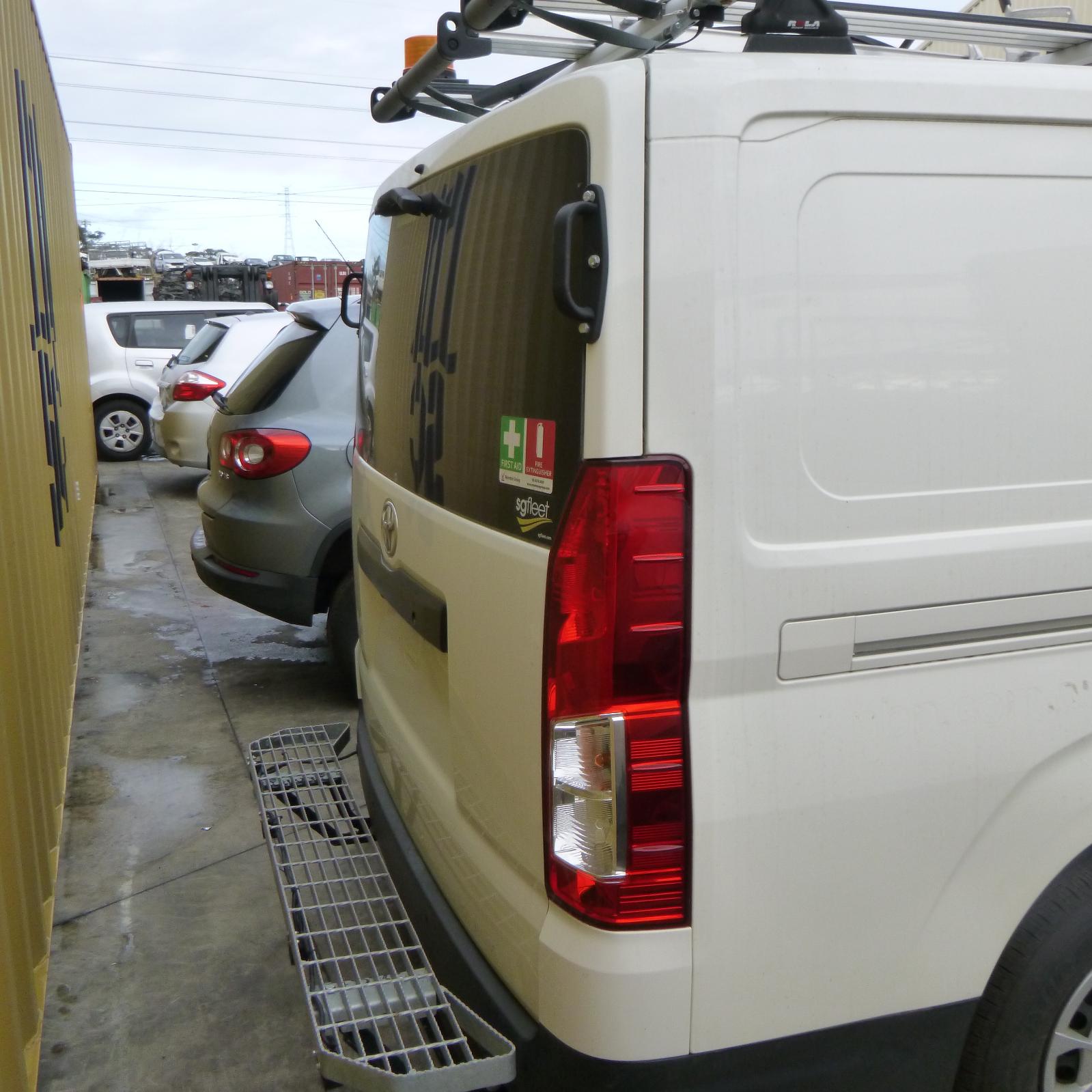 Pwr Dr Wind Switch Hiace Toyota 2019