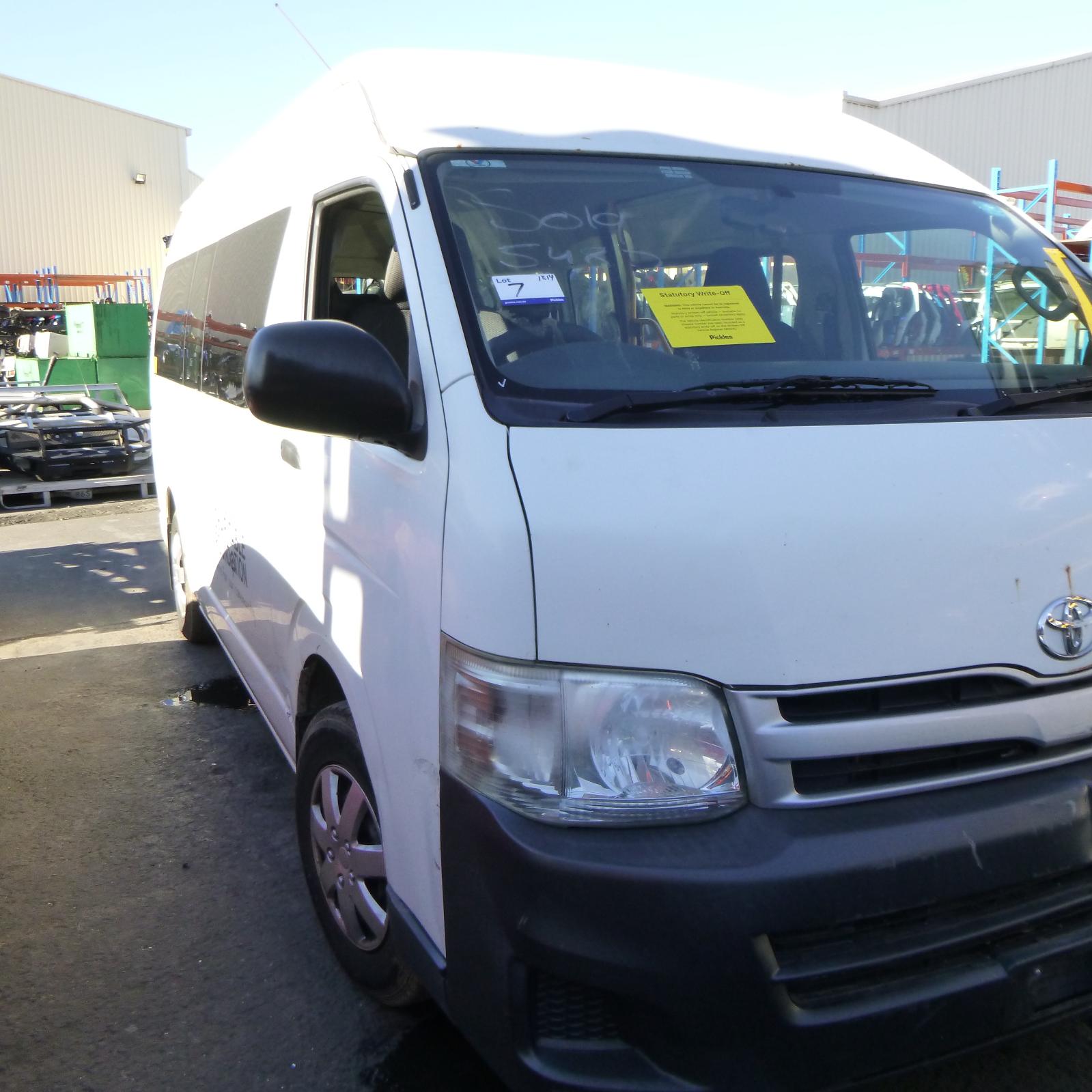 View Auto part 3rd Seat Toyota Hiace 2011