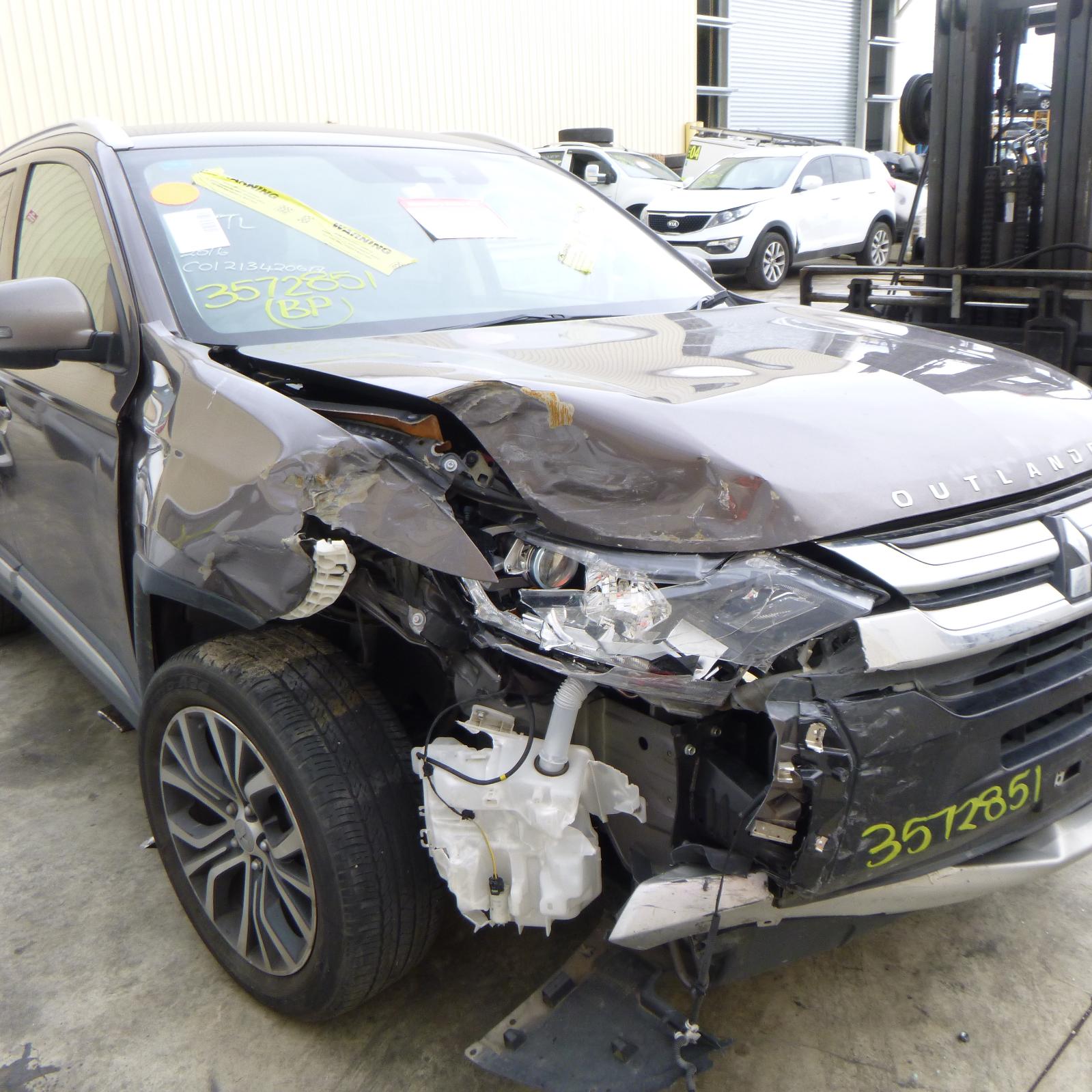 View Auto part Left Rear Wnd Reg/Motor Mitsubishi Outlander 2017