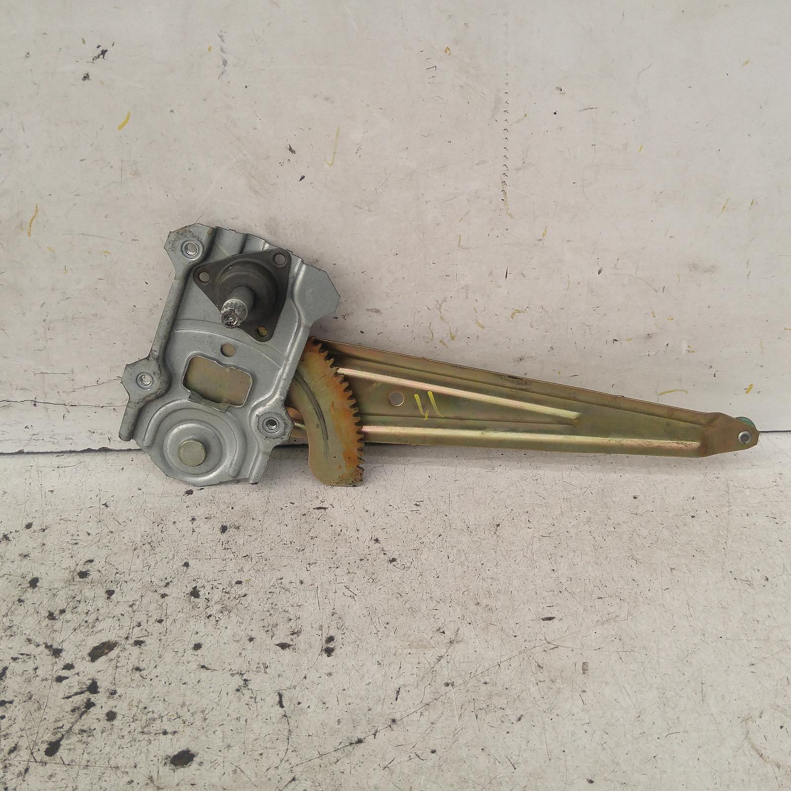 View Auto part Left Rear Wnd Reg/Motor Toyota Corolla 2005