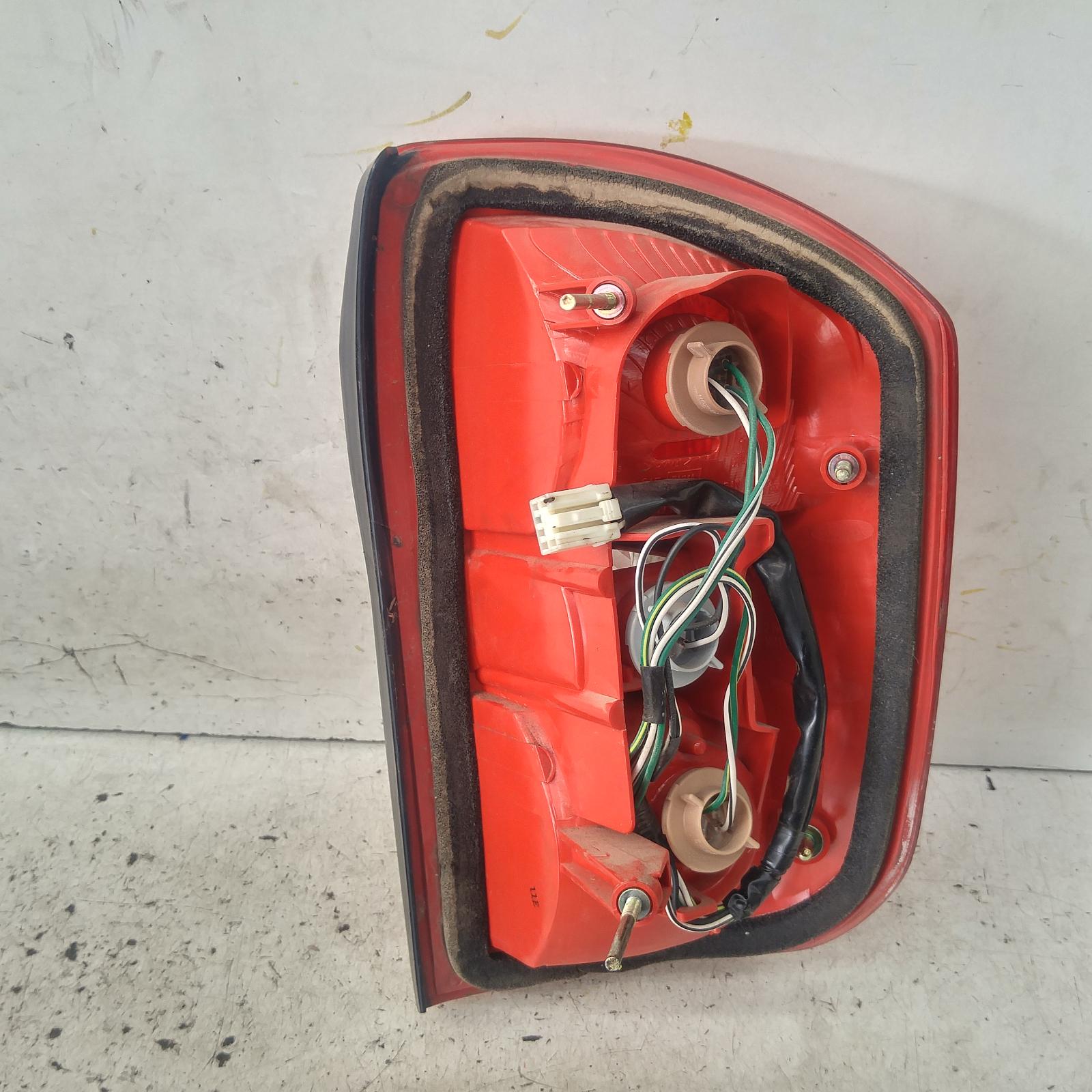 View Auto part Left Taillight Toyota Rav4 2001