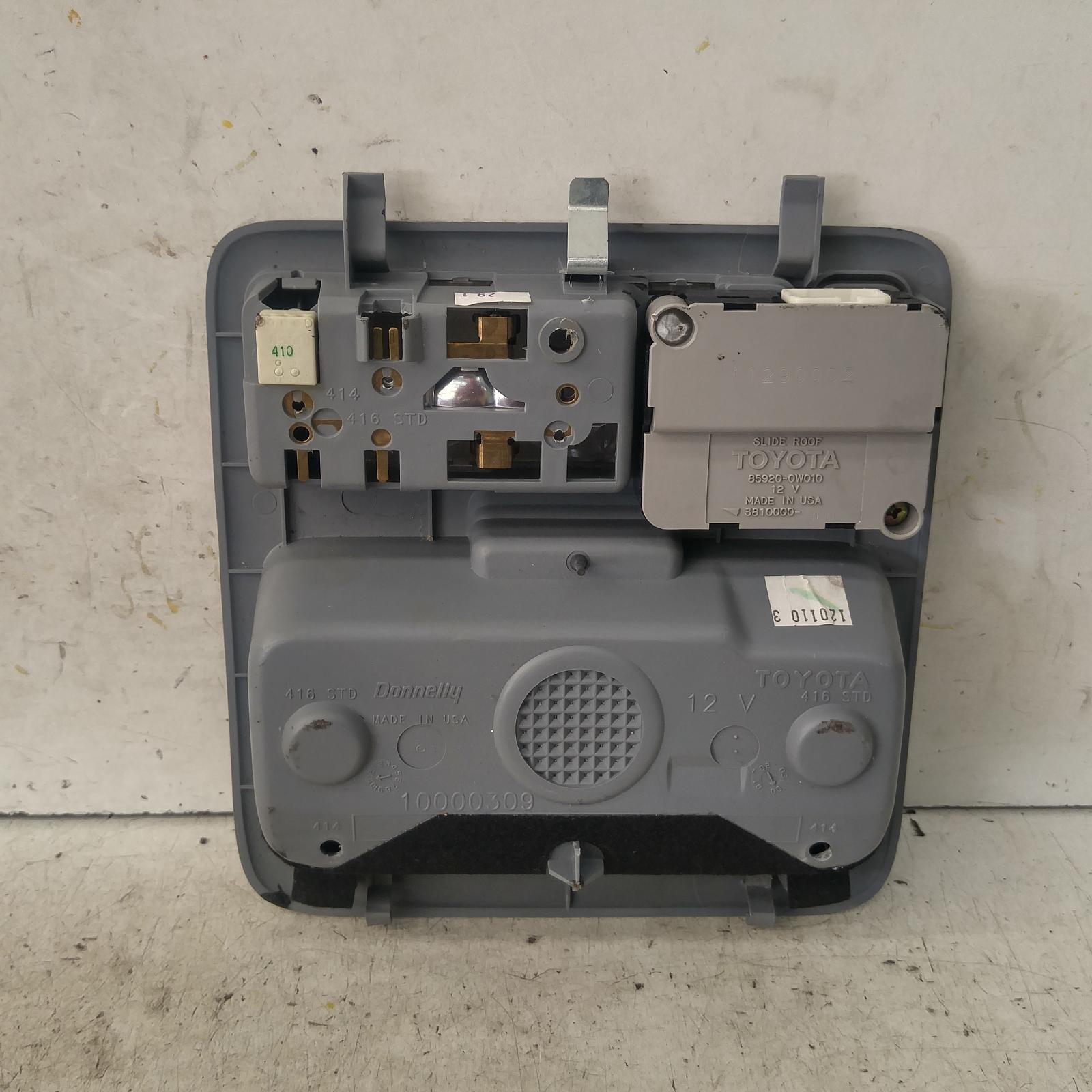 View Auto part Courtesy Light Toyota Rav4 2001