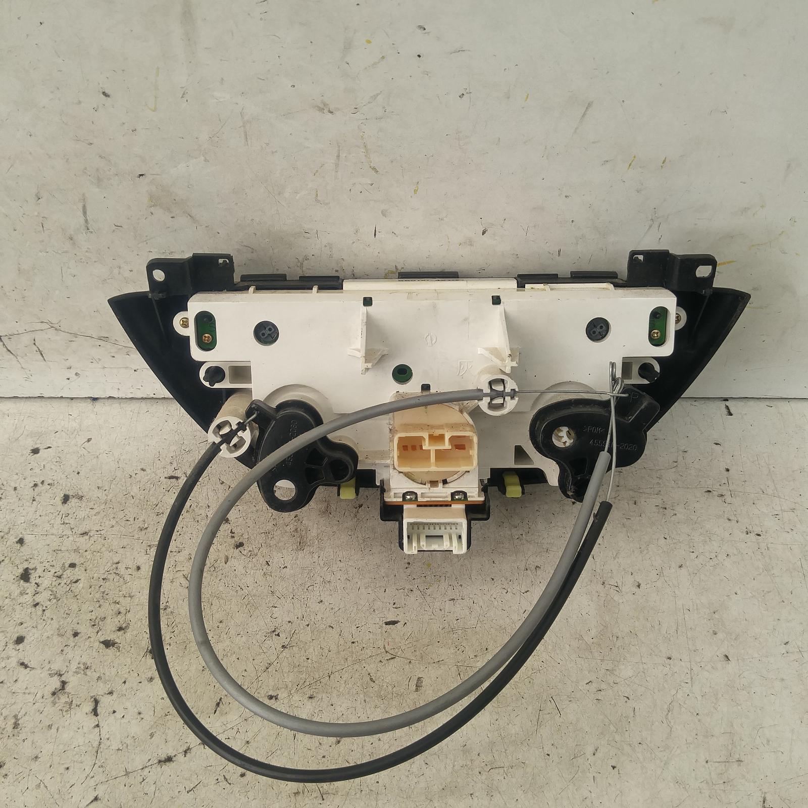 View Auto part Heater/Ac Controls Toyota Rav4 2001