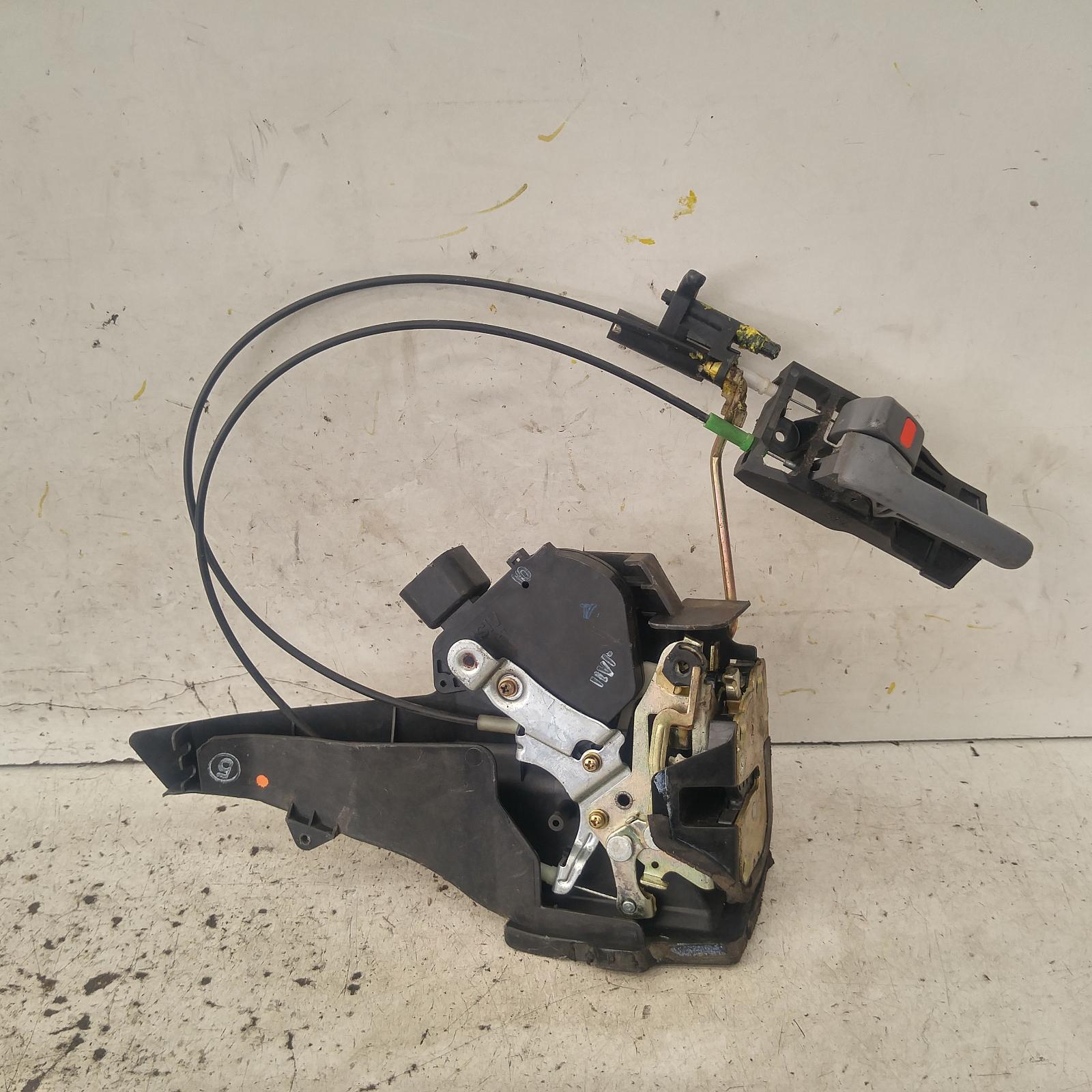 View Auto part Door/Boot/Gate Lock Toyota Rav4 2001