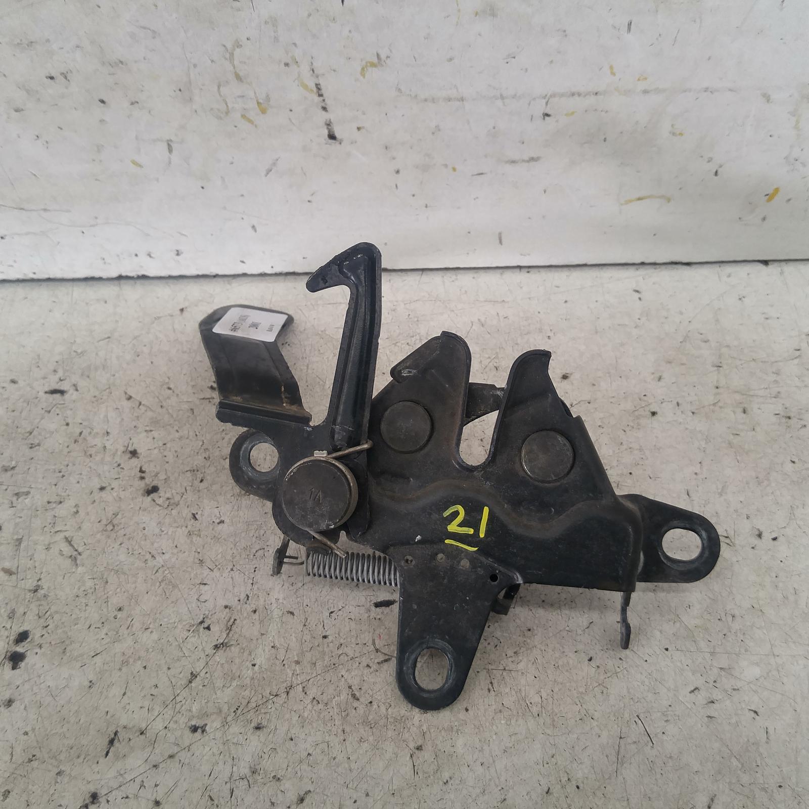 View Auto part Bonnet Lock/Support Toyota Rav4 2001