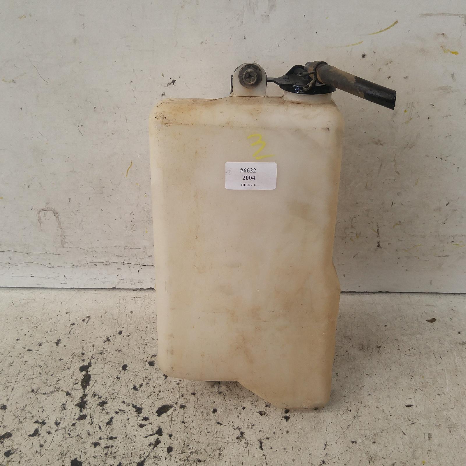 2004 Toyota Hilux Overflow Bottle View Auto part Overflow Bottle Toyota Hilux 2004