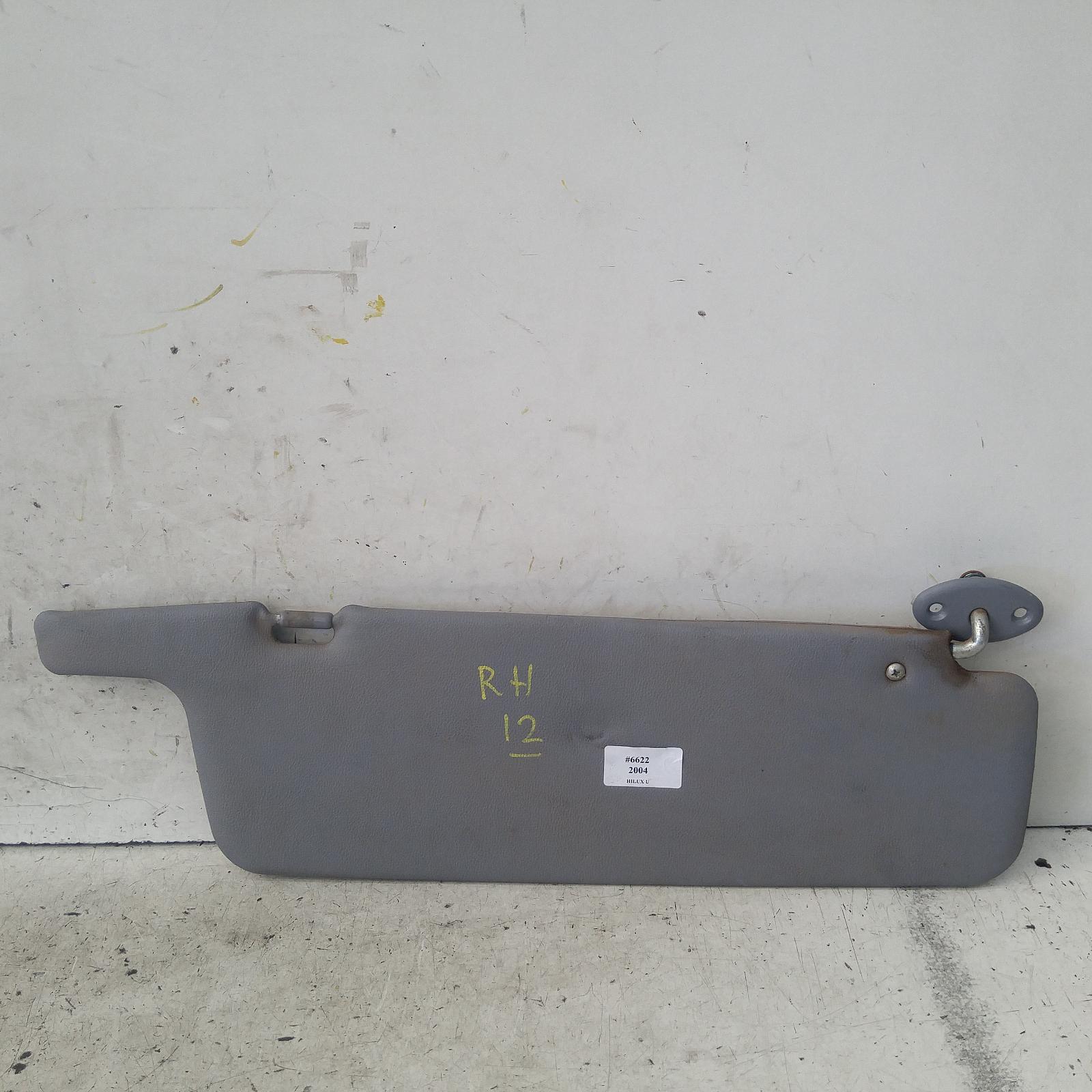 2004 Toyota Hilux Sunvisor View Auto part Sunvisor Toyota Hilux 2004
