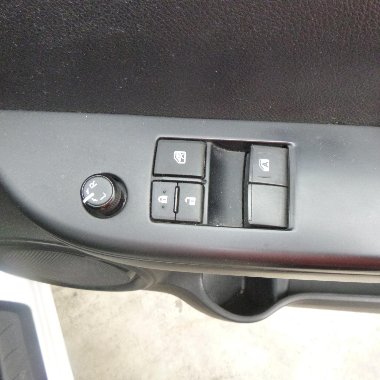 View Auto part Front Seat Toyota Hilux 2018