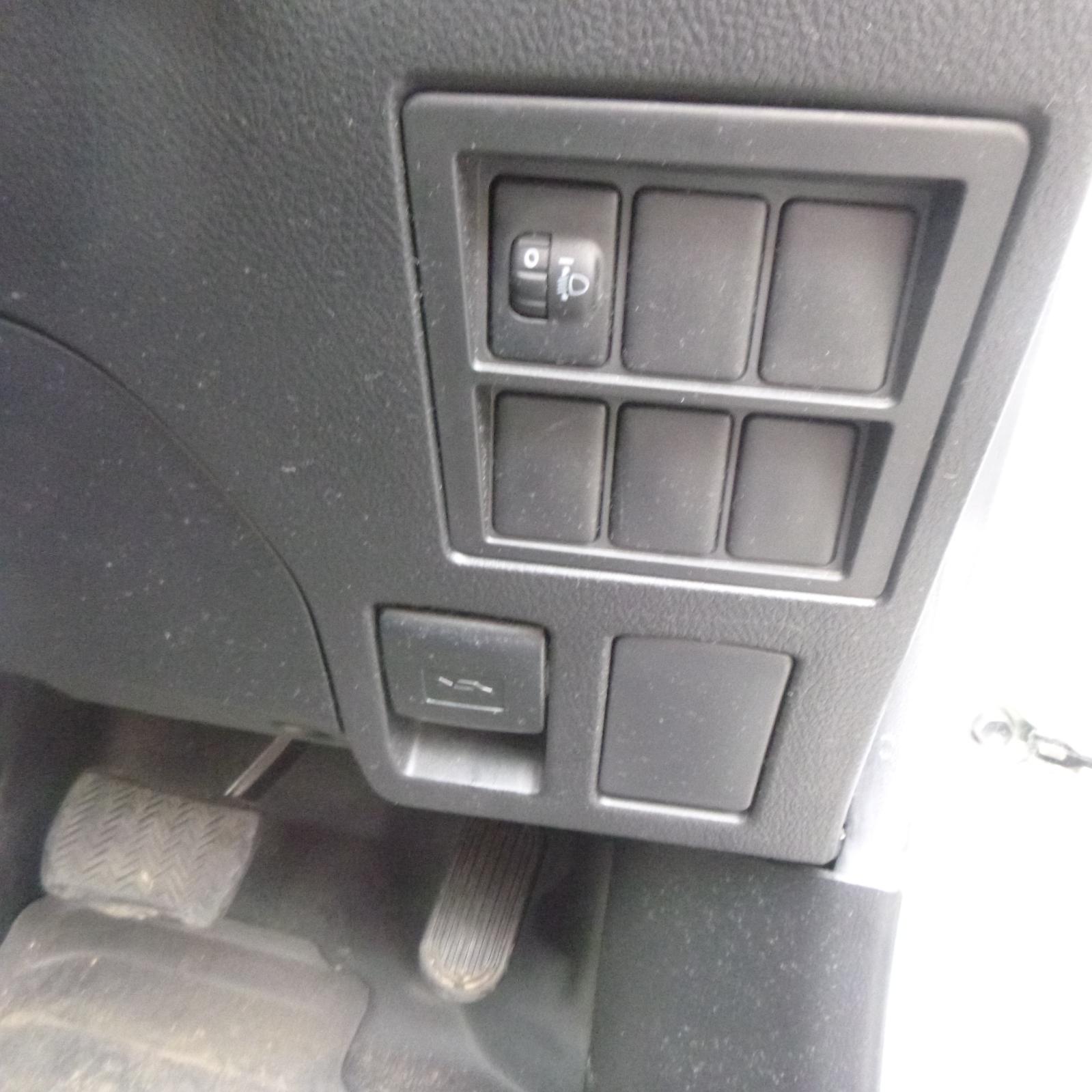 View Auto part Front Seat Toyota Hilux 2018