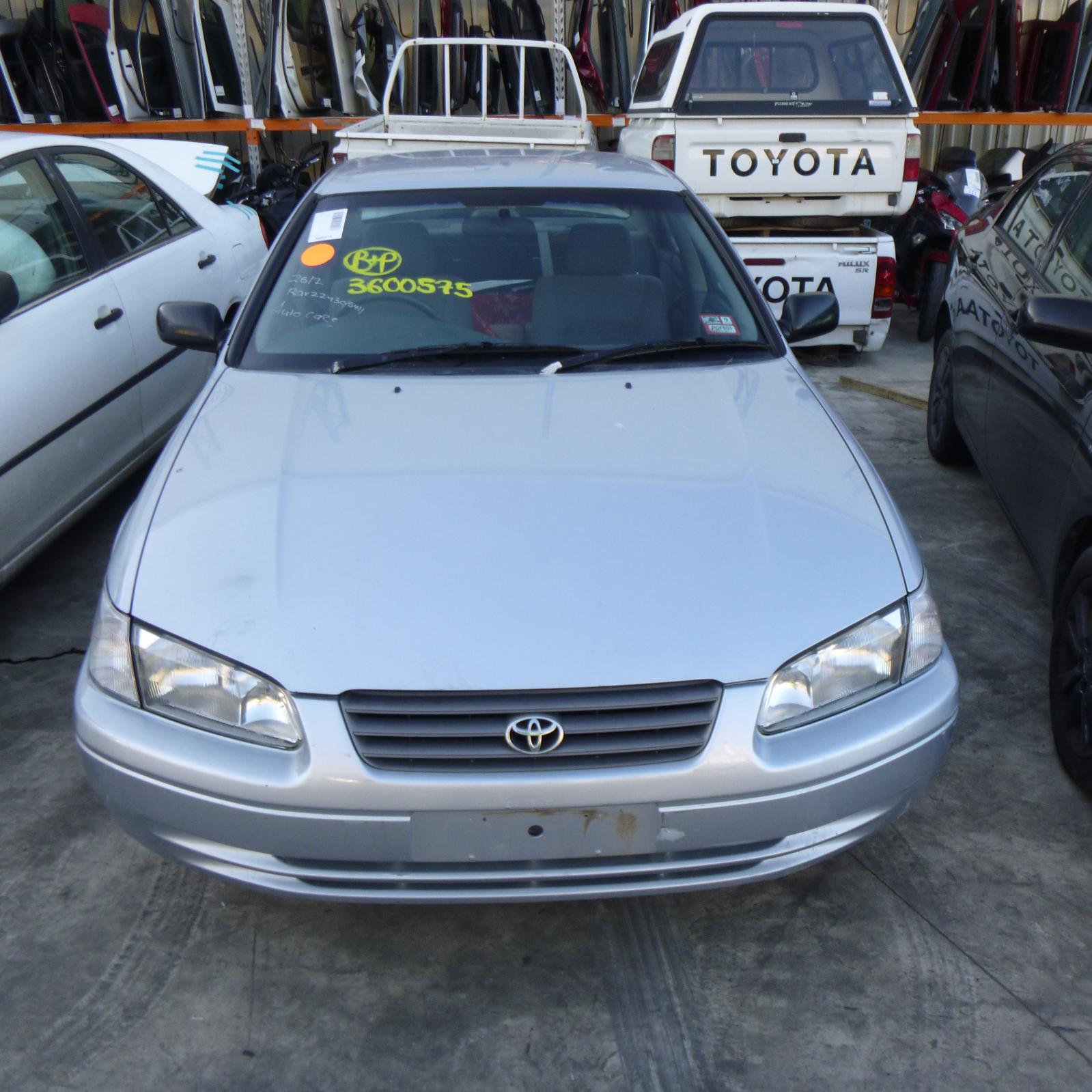 High Level Stoplight Camry Toyota 1998
