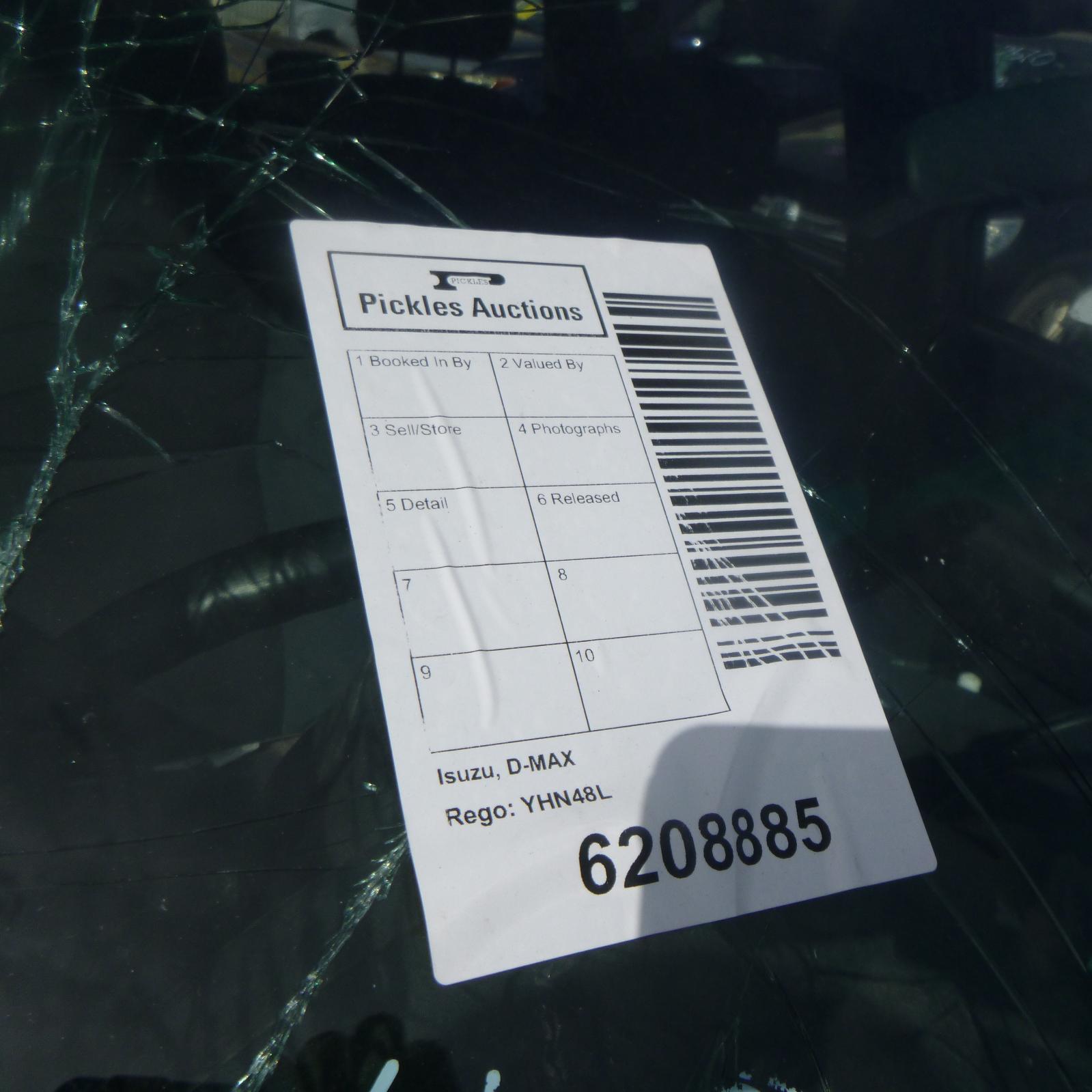 View Auto part Instrument Cluster Isuzu Dmax 2011