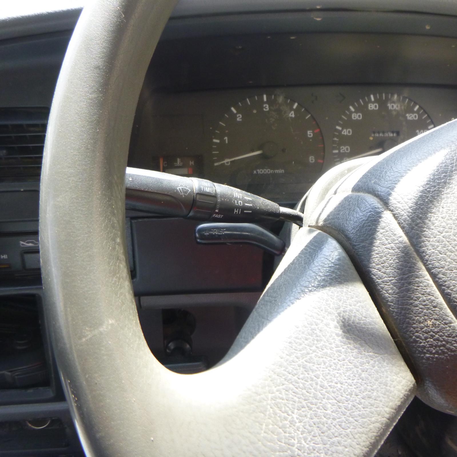 View Auto part Seatbelt/Stalk Toyota Hilux 1996
