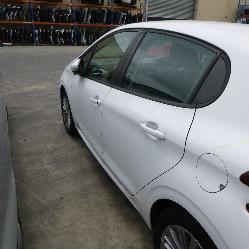 View Auto part Left Taillight Peugeot 208 2015