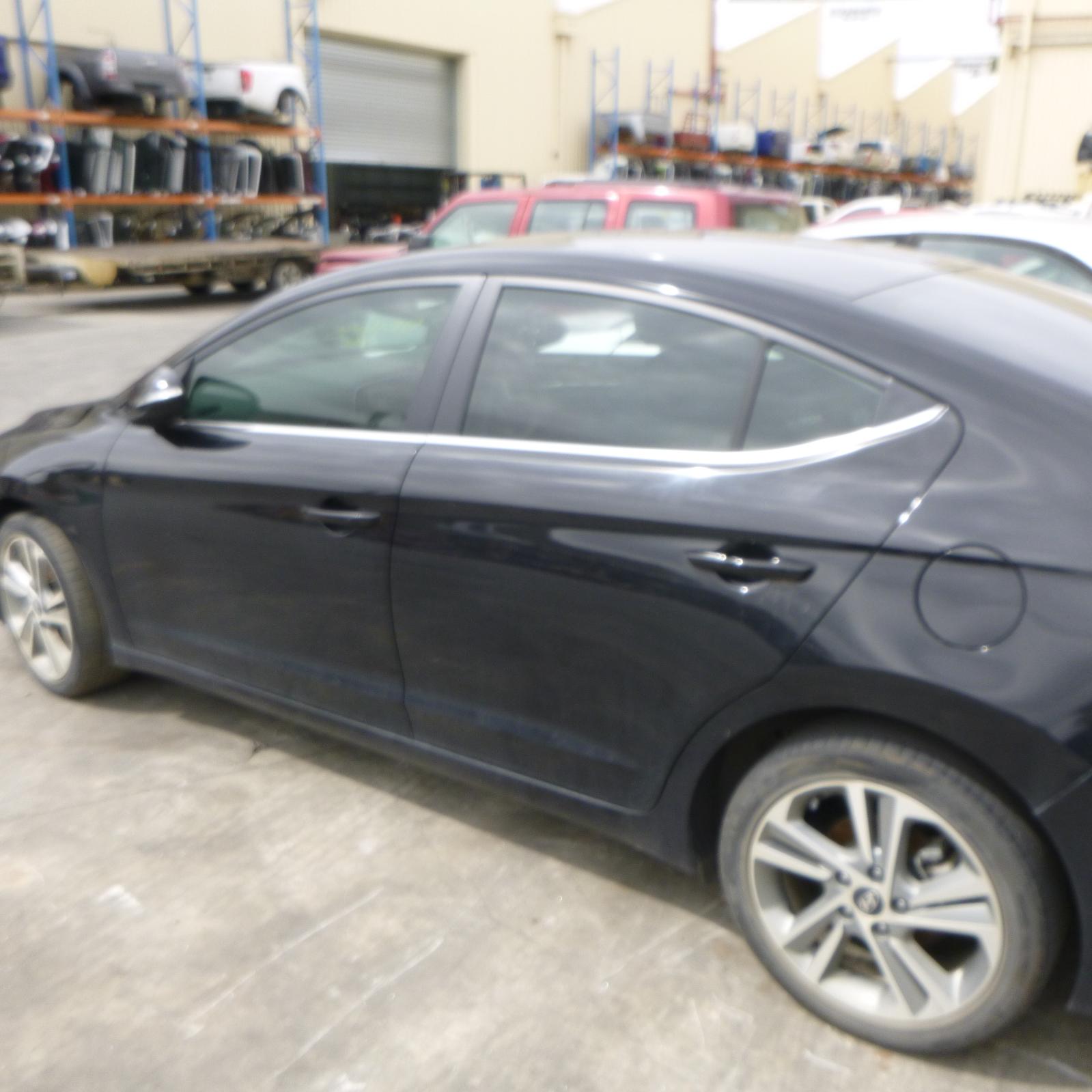 View Auto part Grille Hyundai Elantra 2017