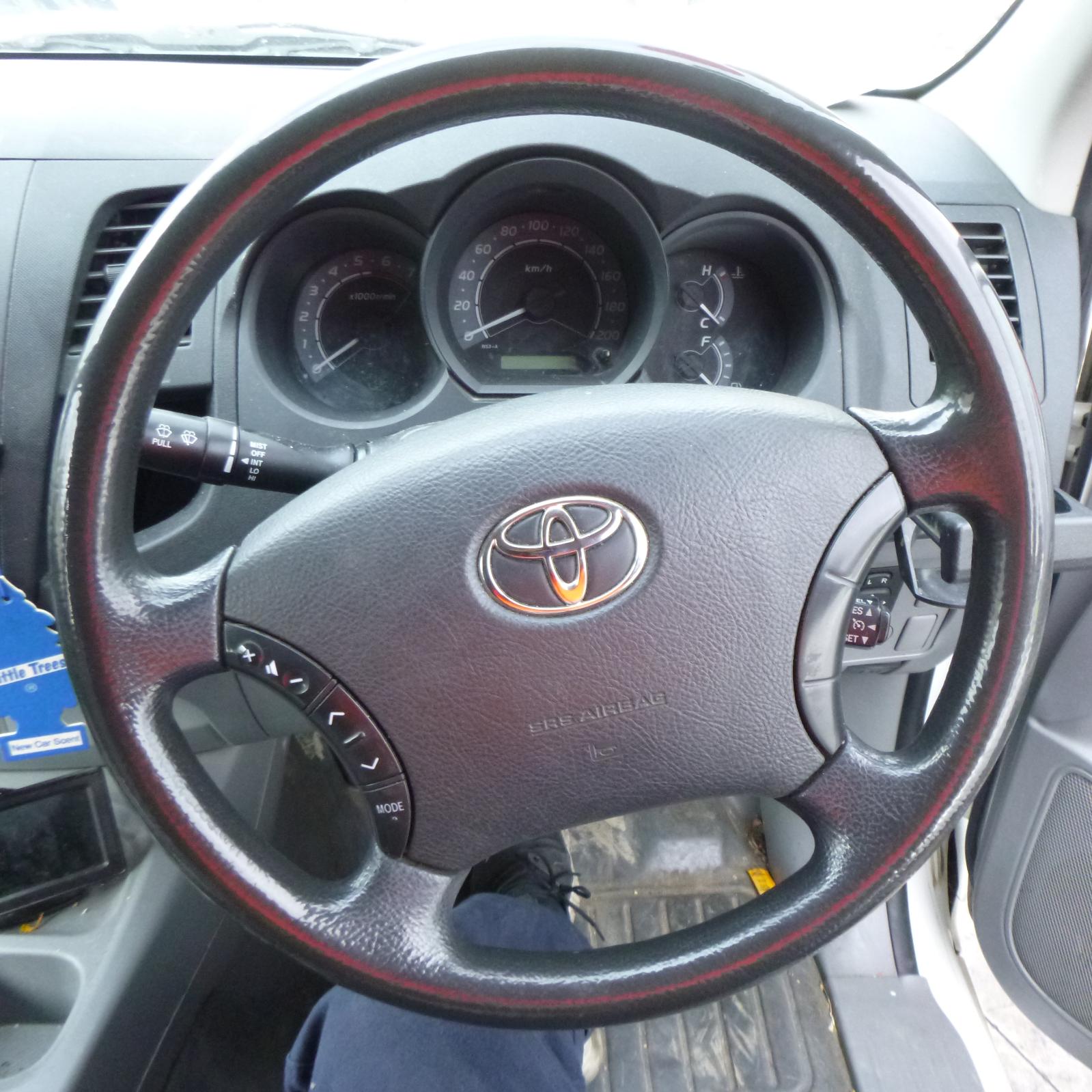 Left Rear Side Glass Hilux Toyota 2010