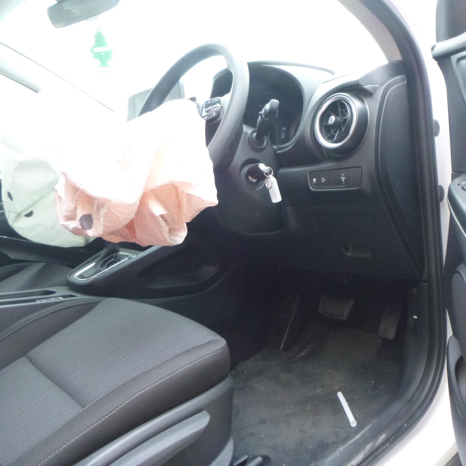 View Auto part Door Handle Hyundai Kona 2021